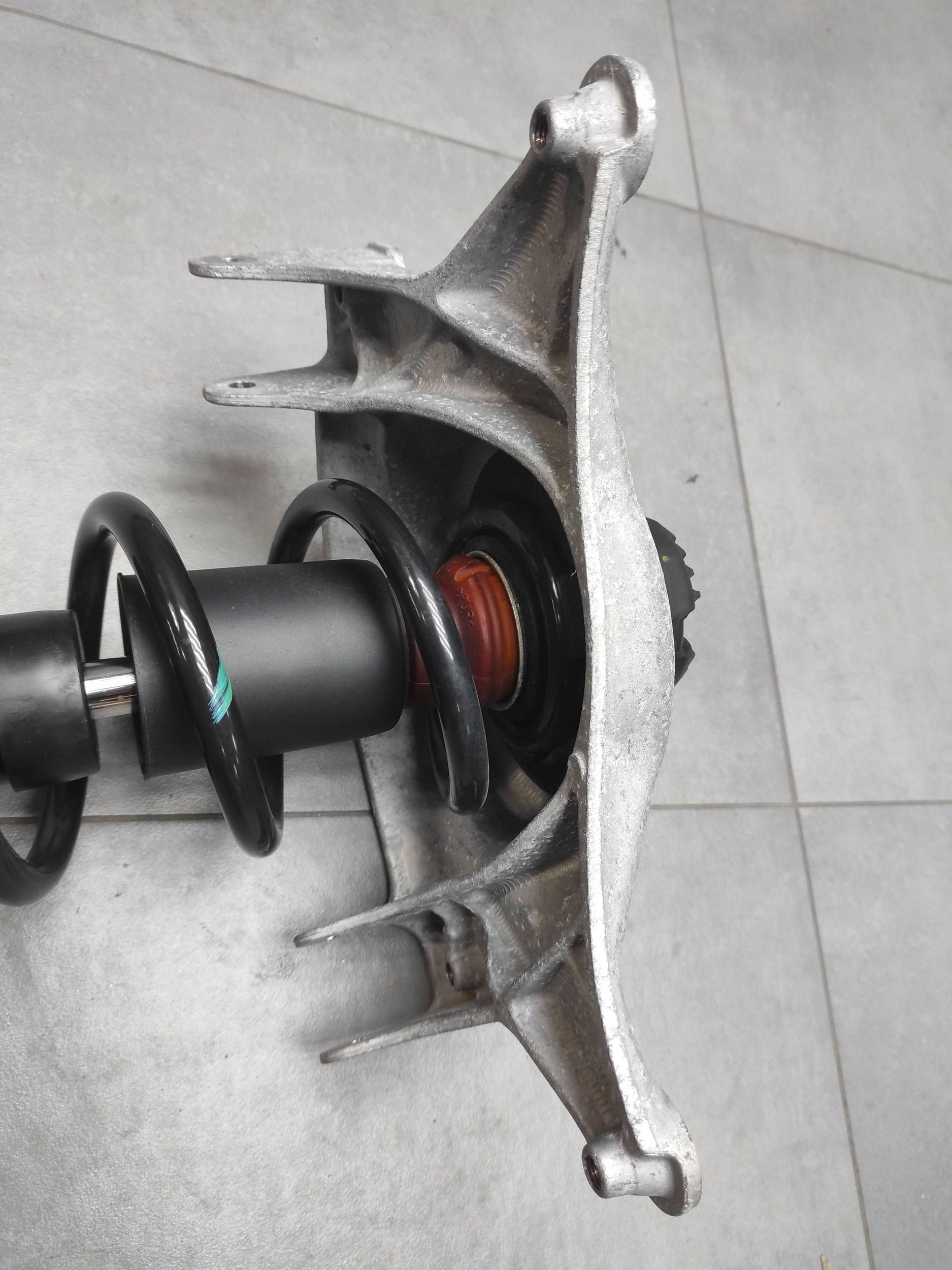 Audi A5 8T shock absorber right AKTYWNY 8F0413030B