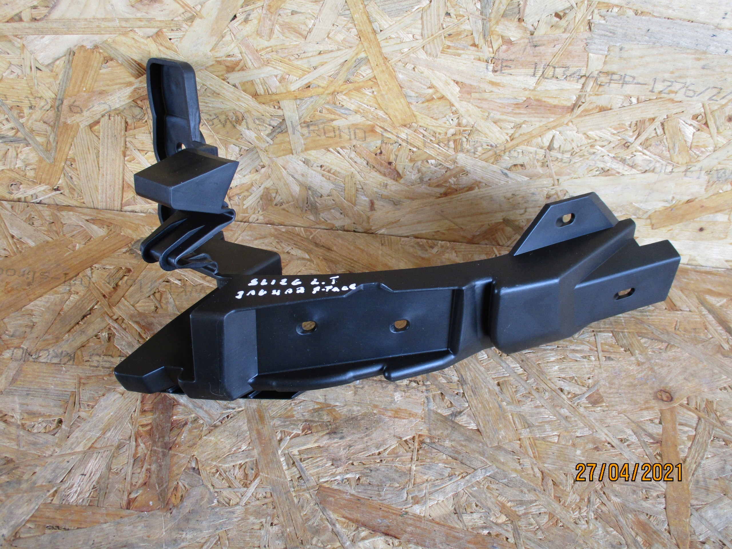 bumper bracket left rear part JAGUAR F PACE
