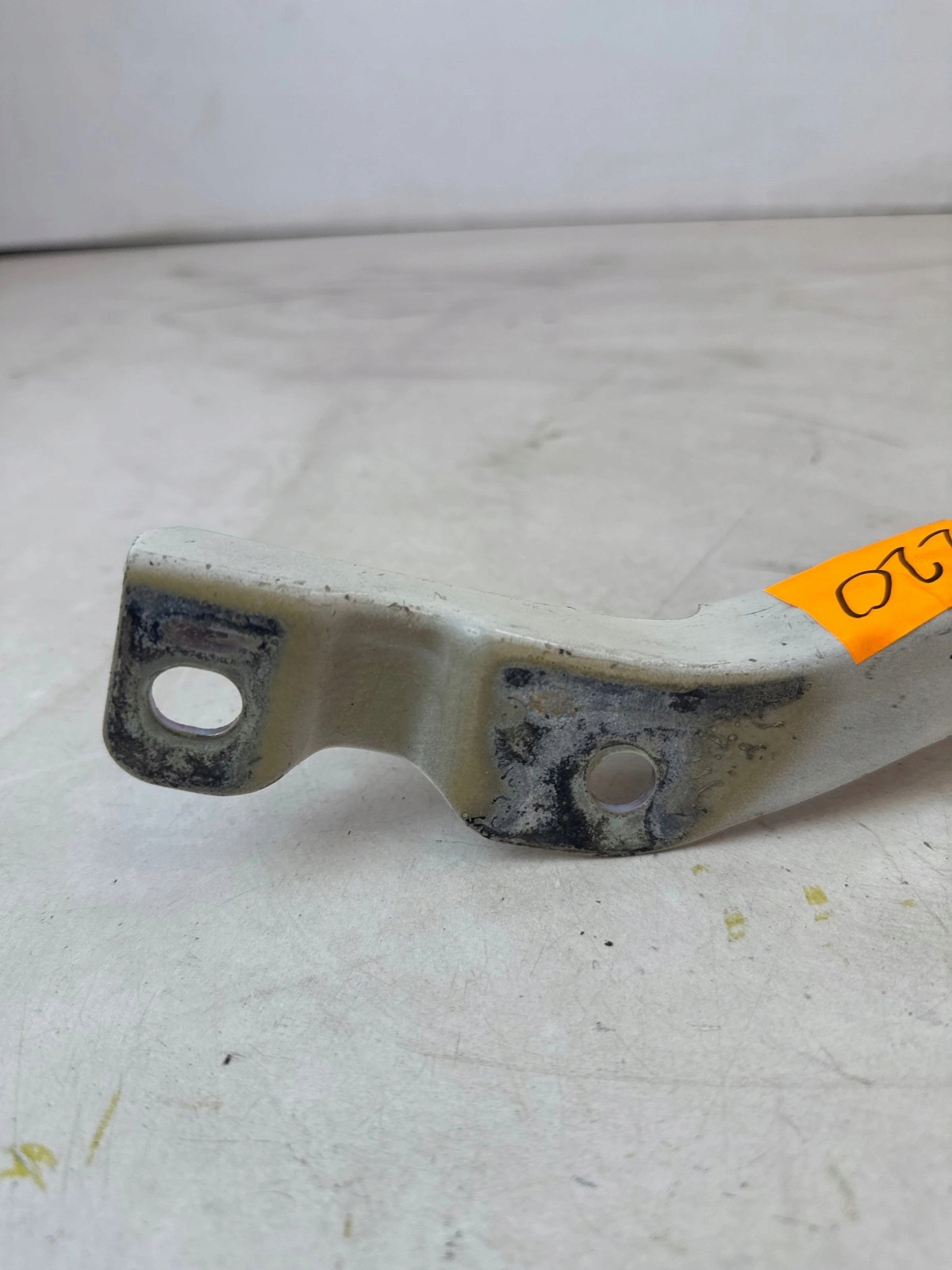 hinge bonnets front front right Kia Rio III