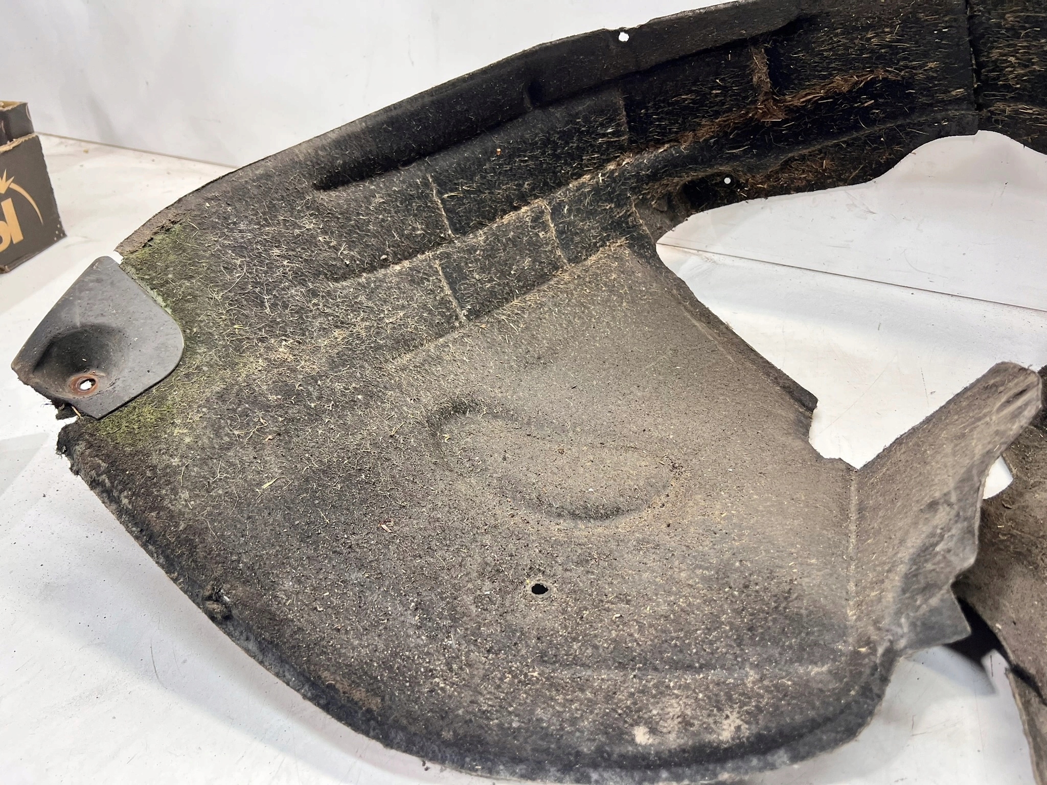 mudguard right front AUDI A6 C6 LIFT MATERIALOWE
