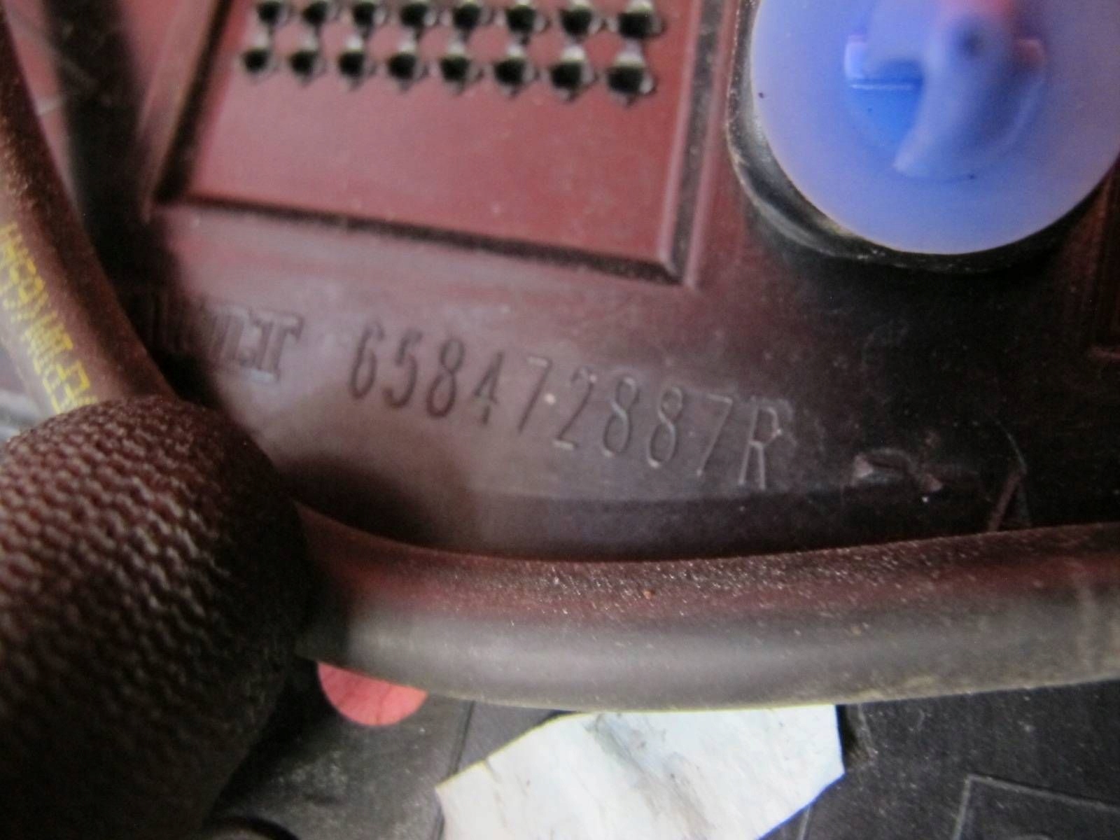 RENAULT SCENIC IV 4 moulding cap bonnets front 658472887R