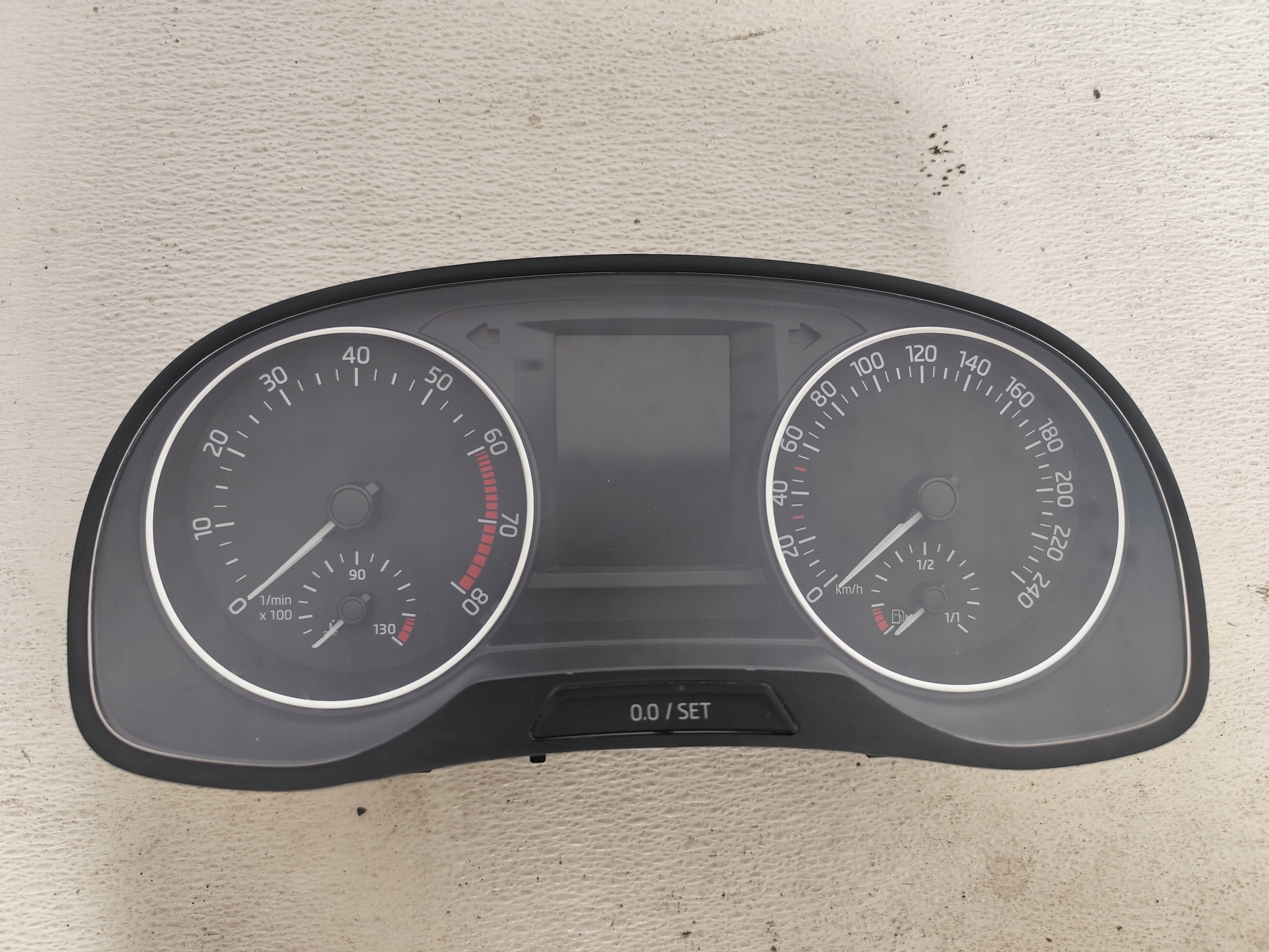 SKODA FABIA III 2015 1.2TSI dials clock