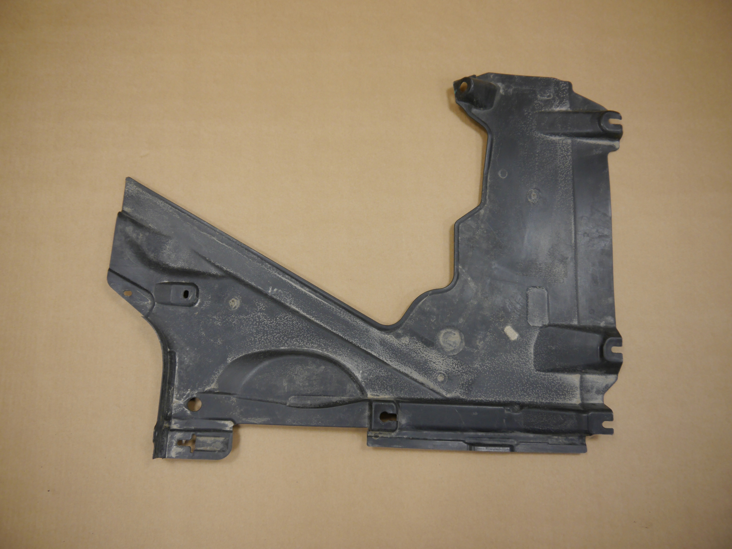 AUDI A5 8W OSLONA PODWOZIA 8W8825216A SPORTBACK