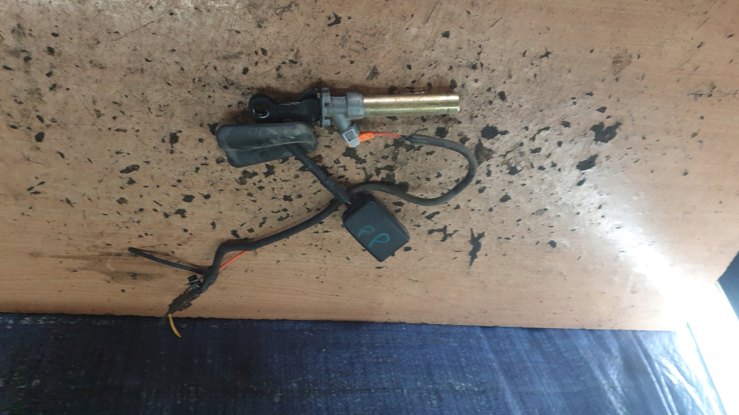 PEUGEOT PARTNER I LIFT ZAPINKA PASÓW PRAWY PRZÓD