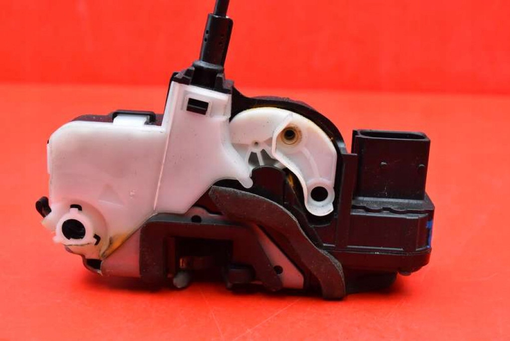 lock door right front front EU 13503802 OPEL INSIGNIA A 08-14