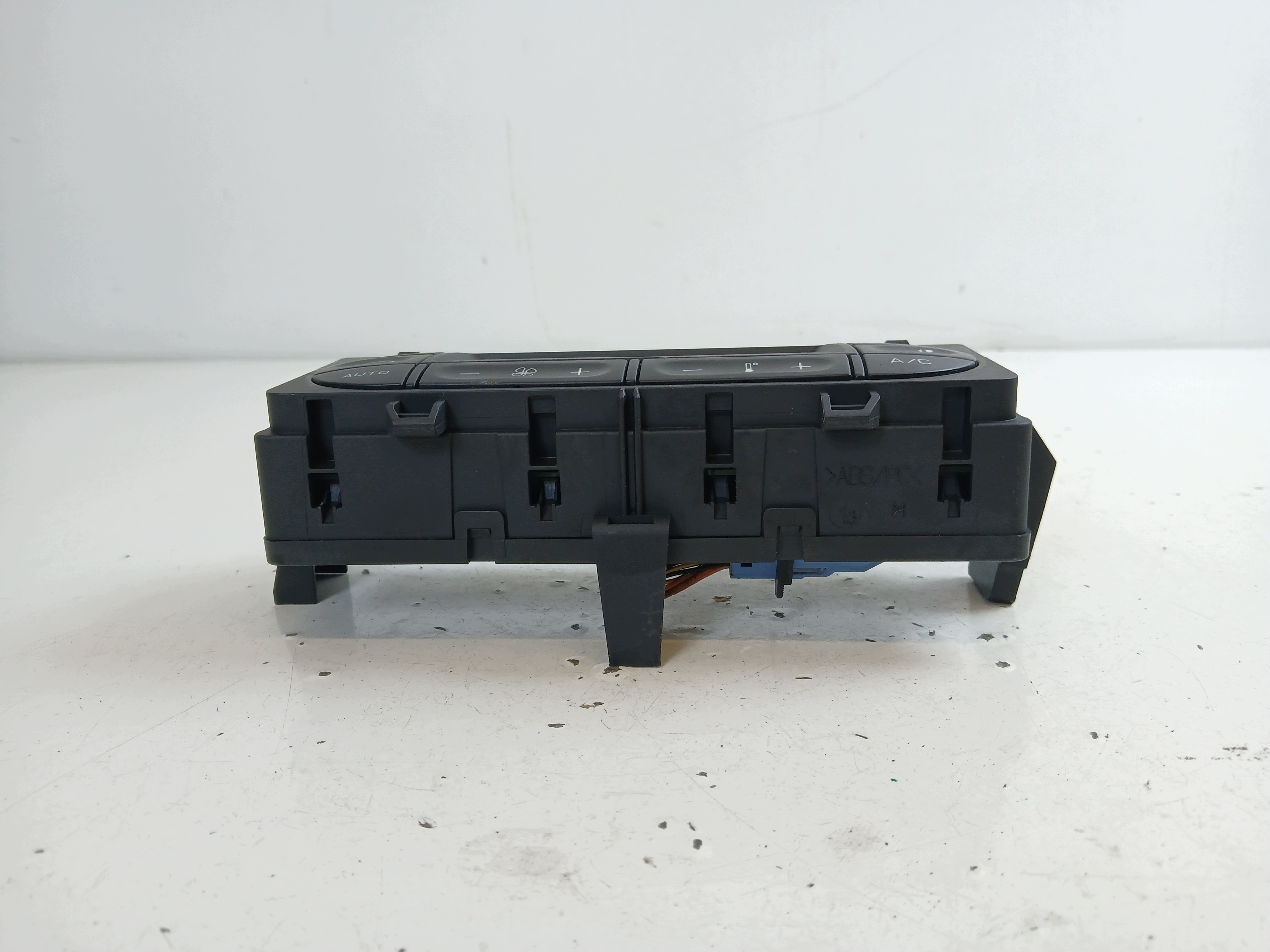 PEUGEOT 1007 commande de climatisation alimentation d'air 96530443XT