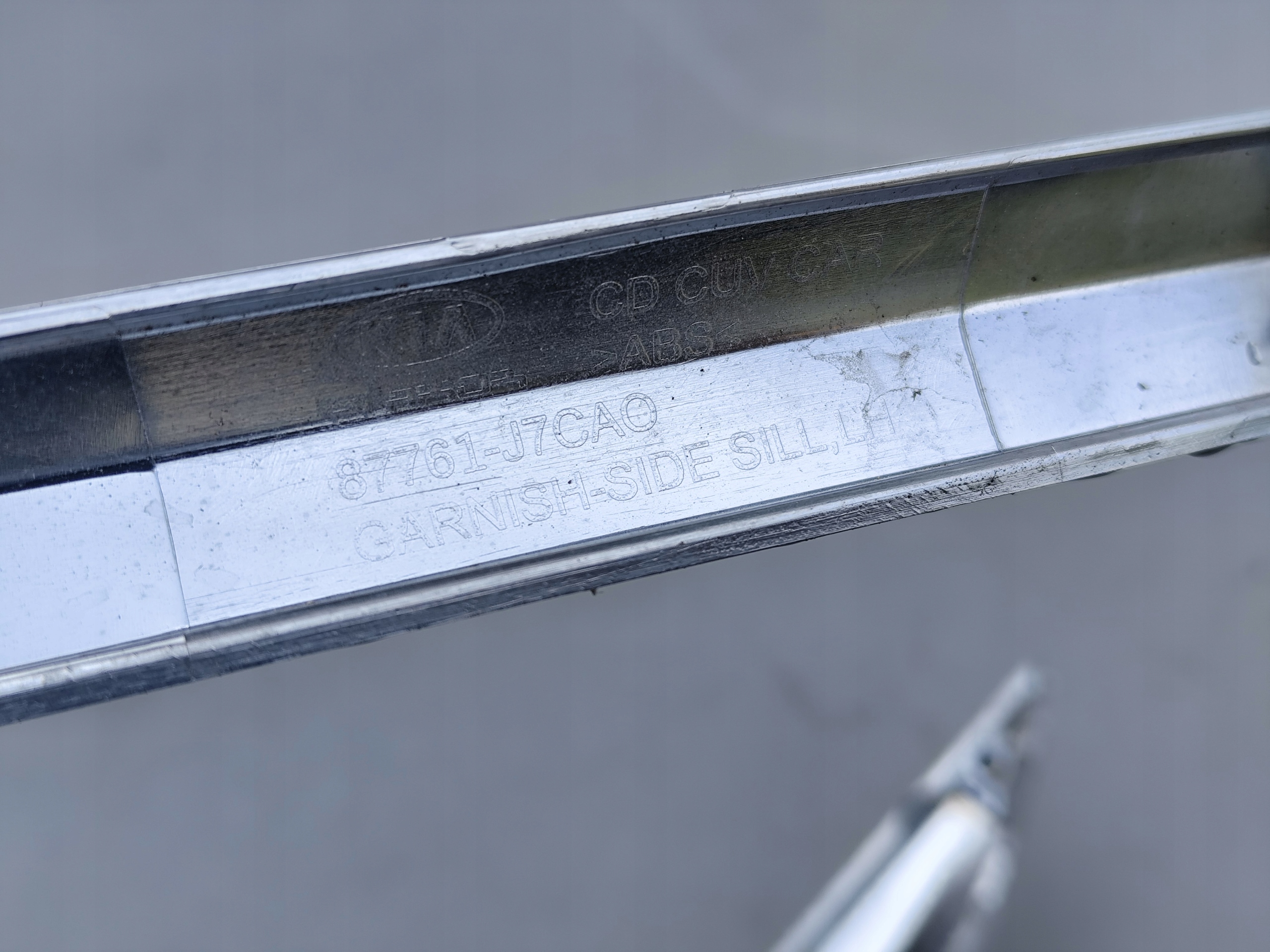 KIA X-CEED LIFT moulding threshold CHROM right