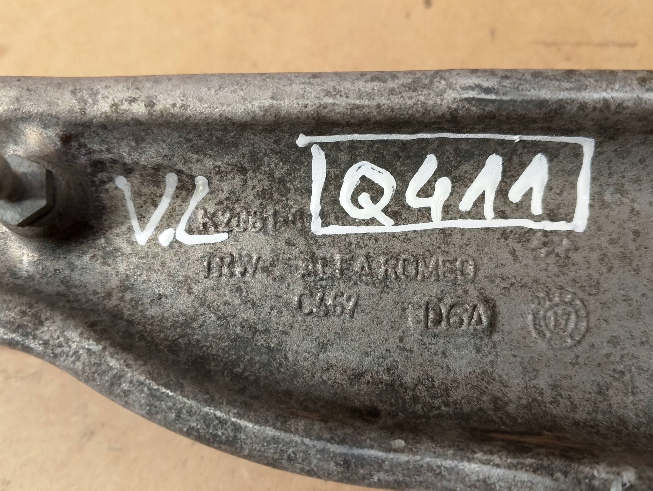 ALFA STELVIO arm front left front lower K2061-02 (Q411) C467