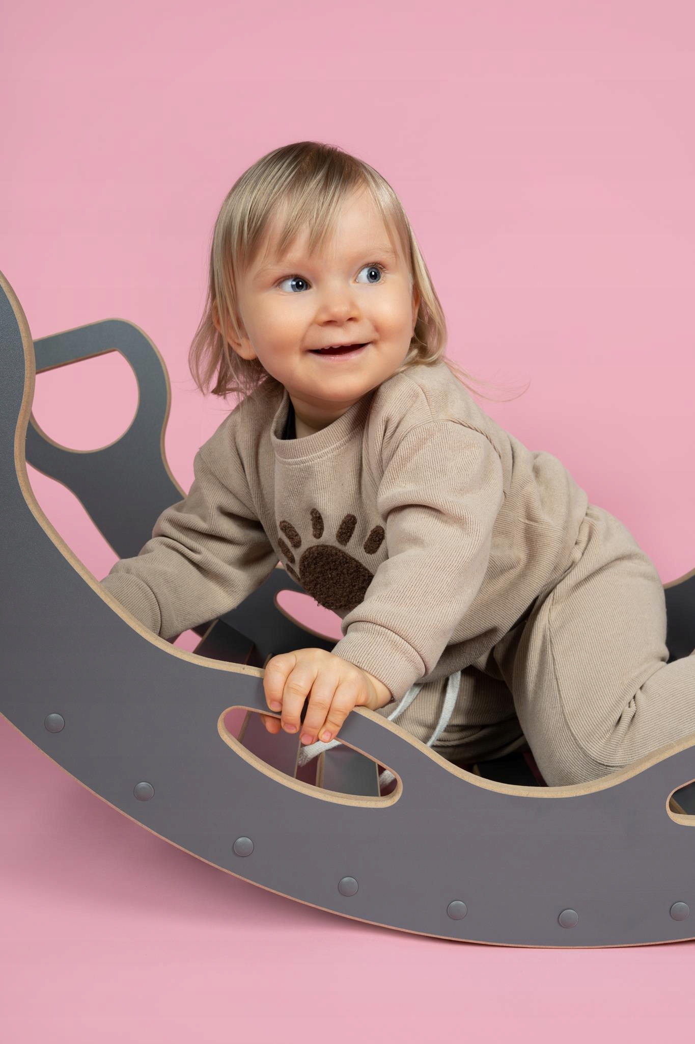 BUJAK MONTESSORI DUŻY Z UCHWYTAMI - TUPTI.WOOD Materiał inny