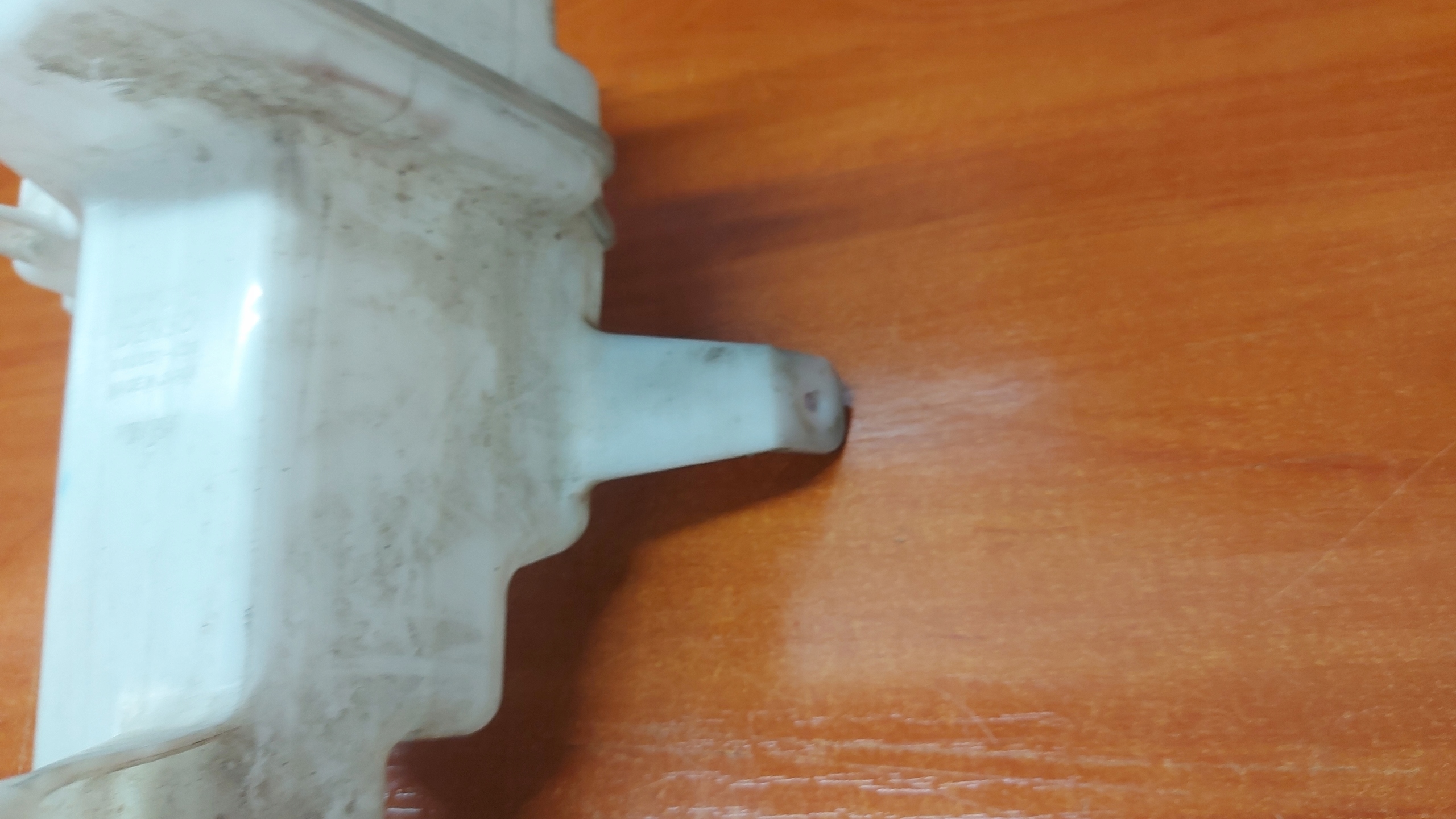 washer fluid tank TOYOTA RAV4 IV 12-18