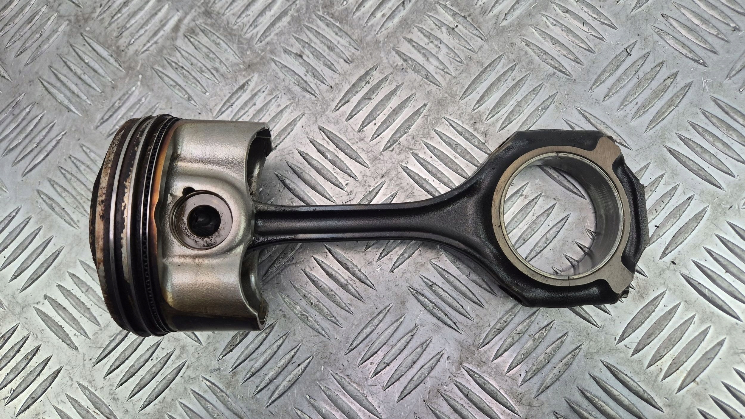 piston with connecting rod Mercedes C280 W204 4R1608 M272