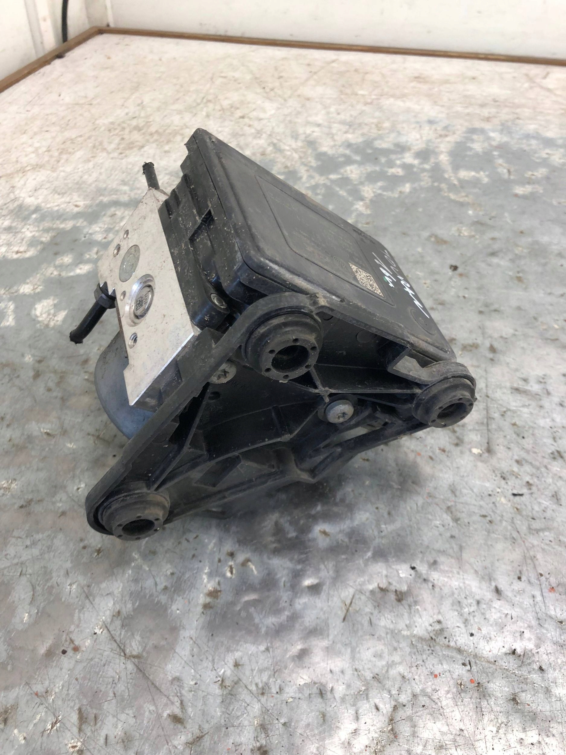 Pompa ABS VW TOURAN III 5Q0614517BJ