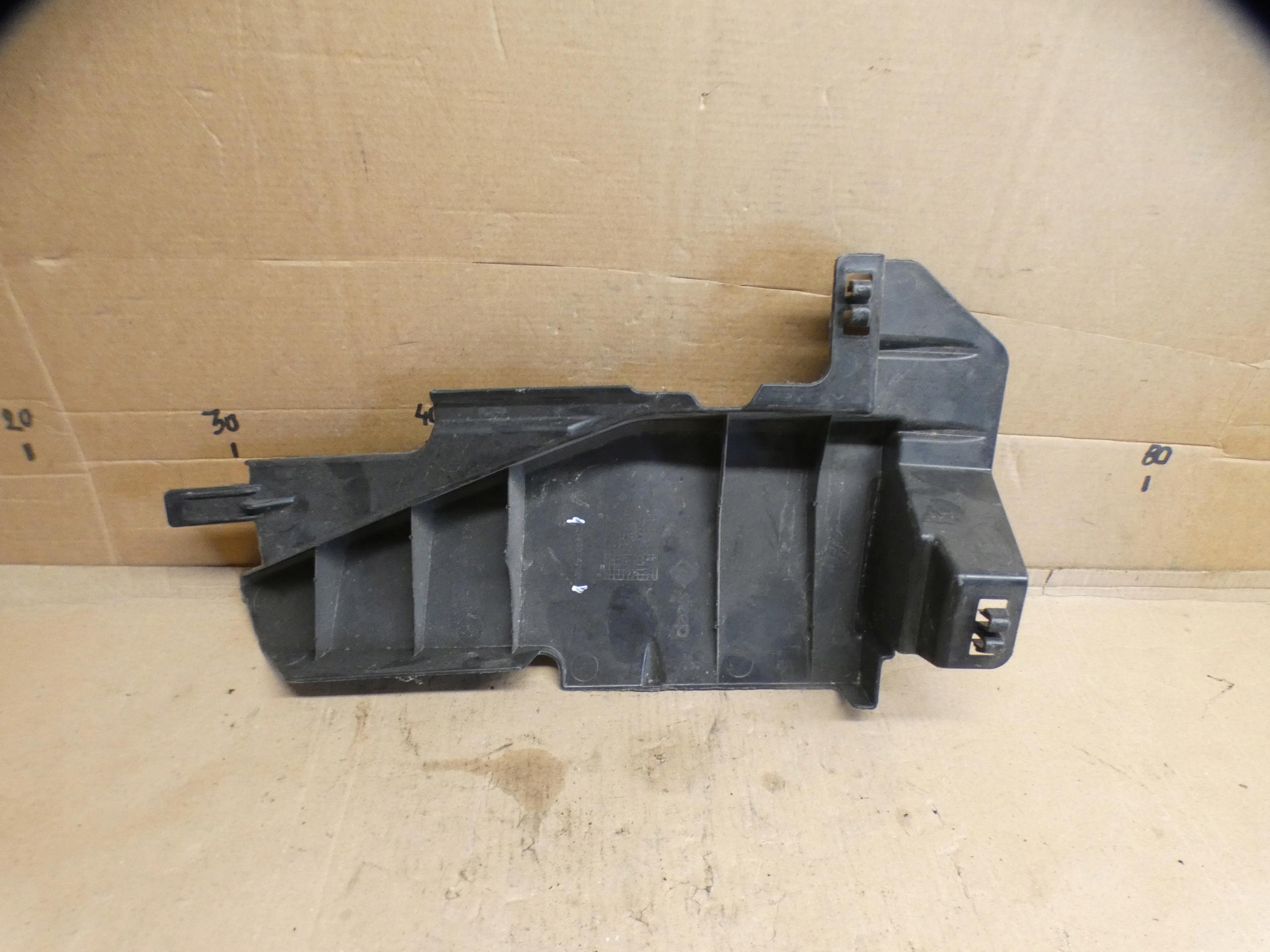 RENAULT MASTER IV 4 volant vzduchový přívod 214991470R