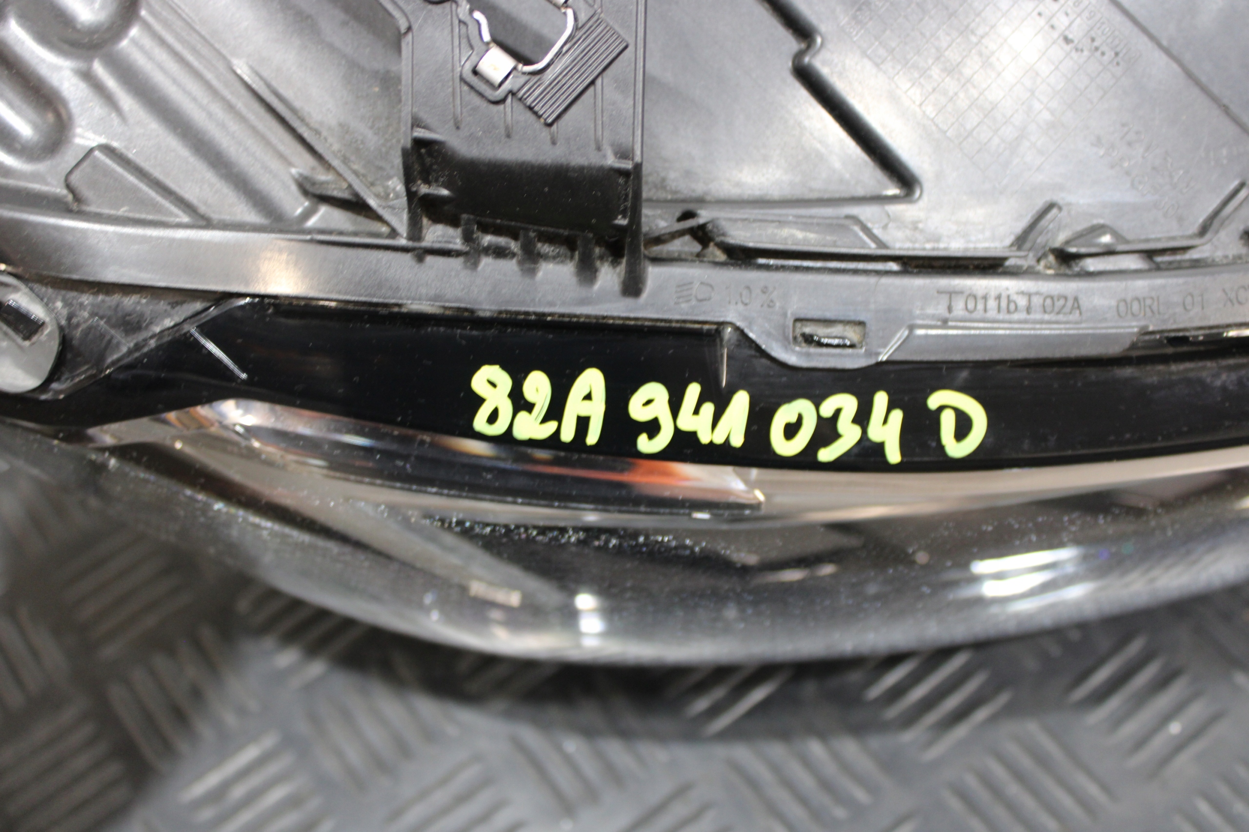 light right front front LED 82A941034D AUDI A1 II 82A