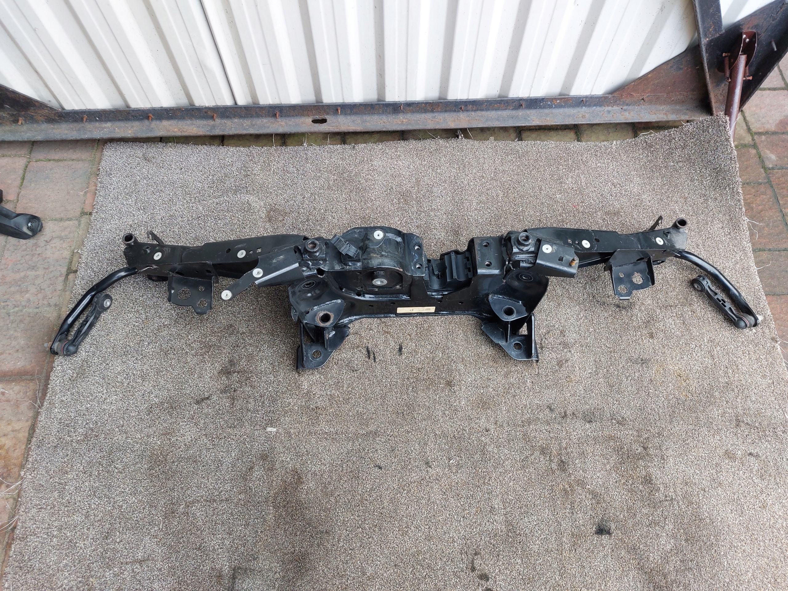 axle beam subframe sider rear part BMW 2 F45 19r