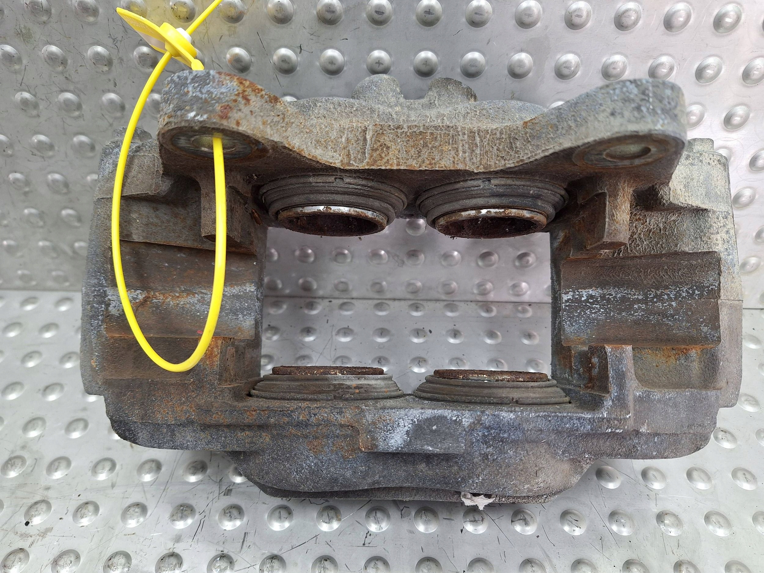 caliper brake left front TOYOTA LAND CRUISER 150 09-13