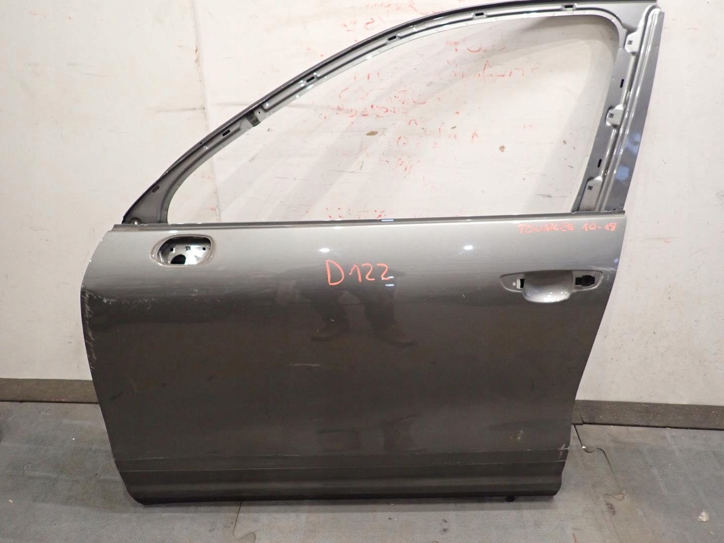 door front front left VW TOUAREG II CAYENNE 2010- 7P0831311