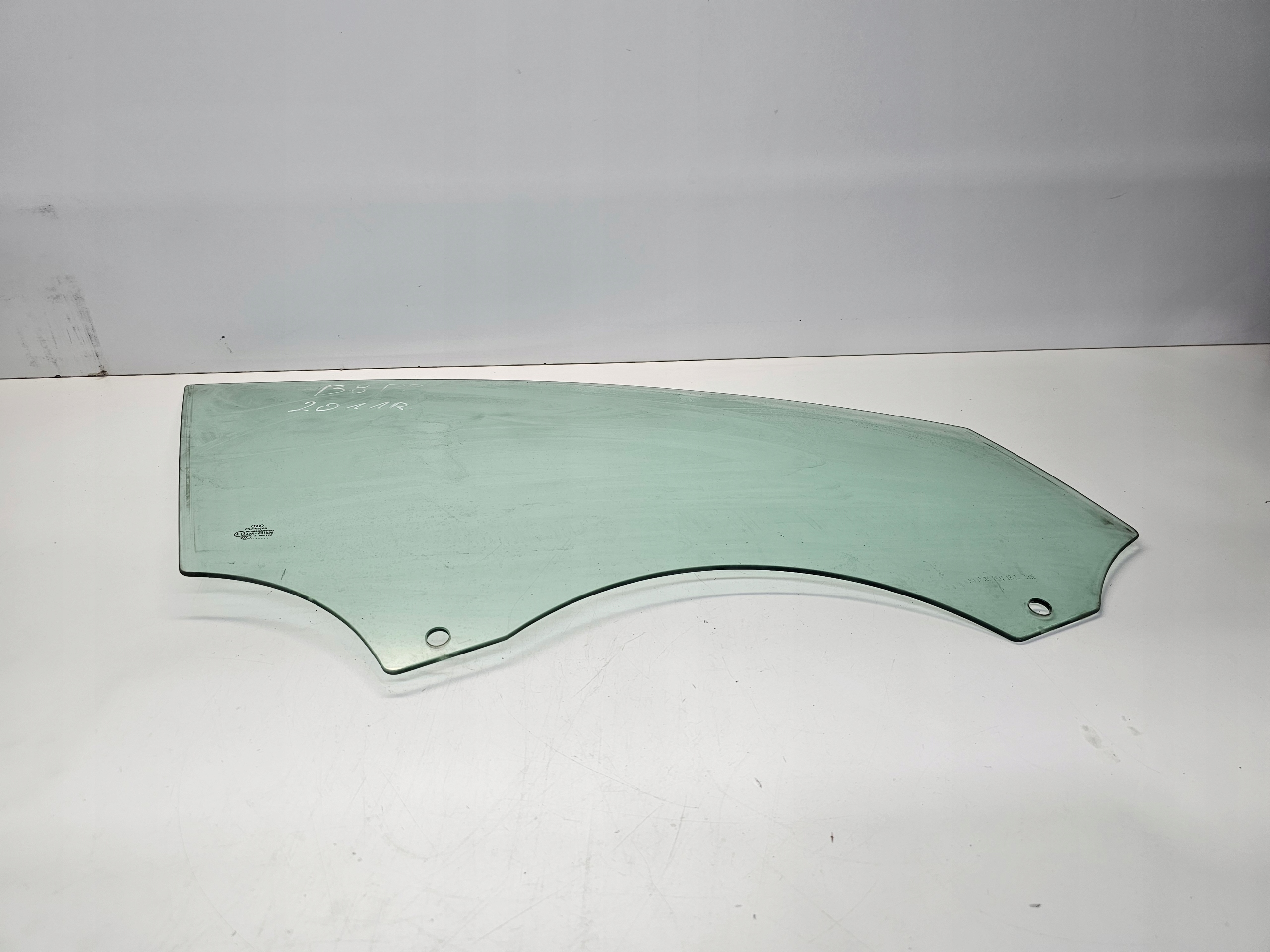 window side door right front AUDI A4 B8 2011R