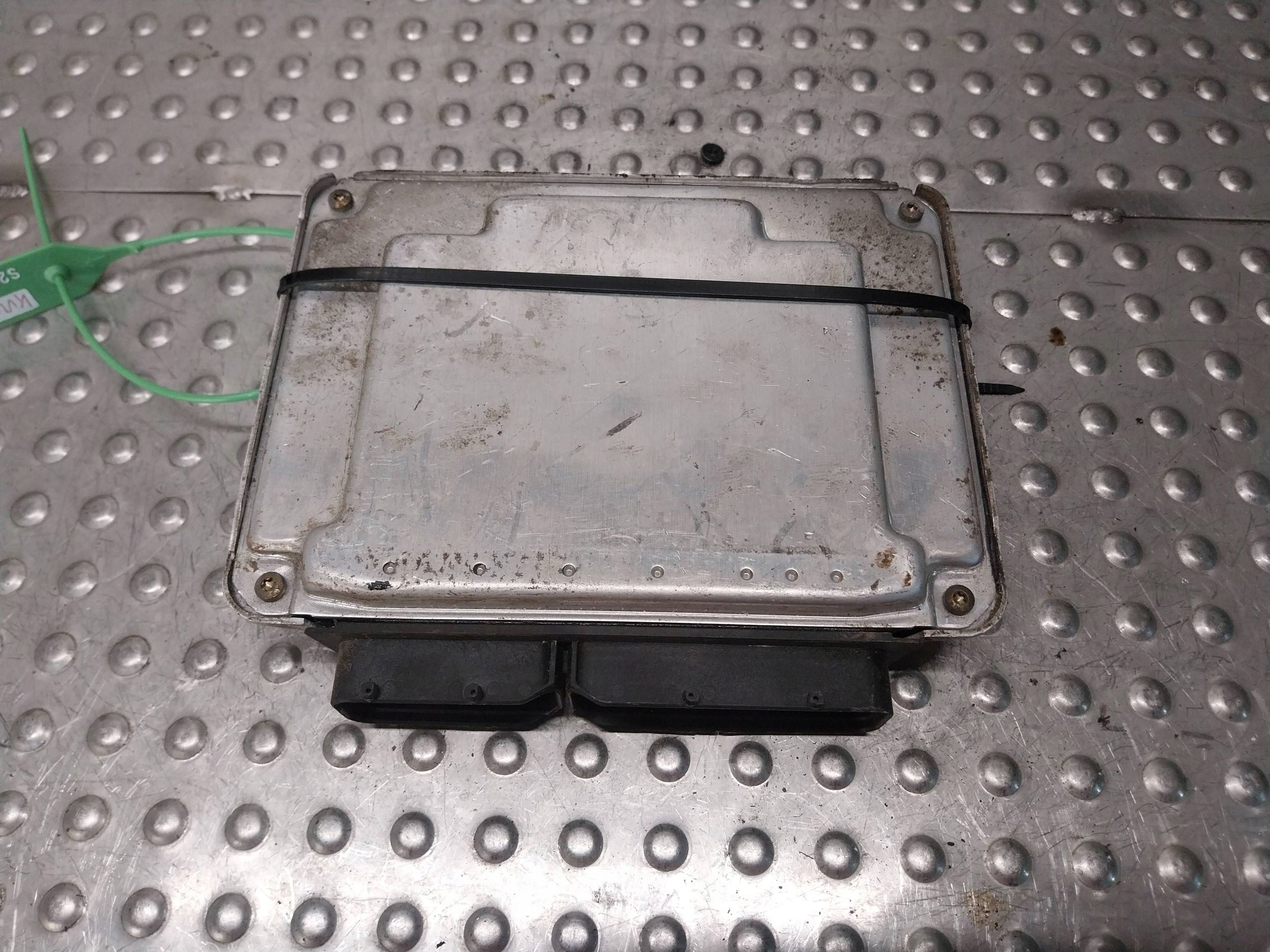 computer control unit of the engine 045906019AP 0281010865 VW POLO IV 9N 1.4 TDI