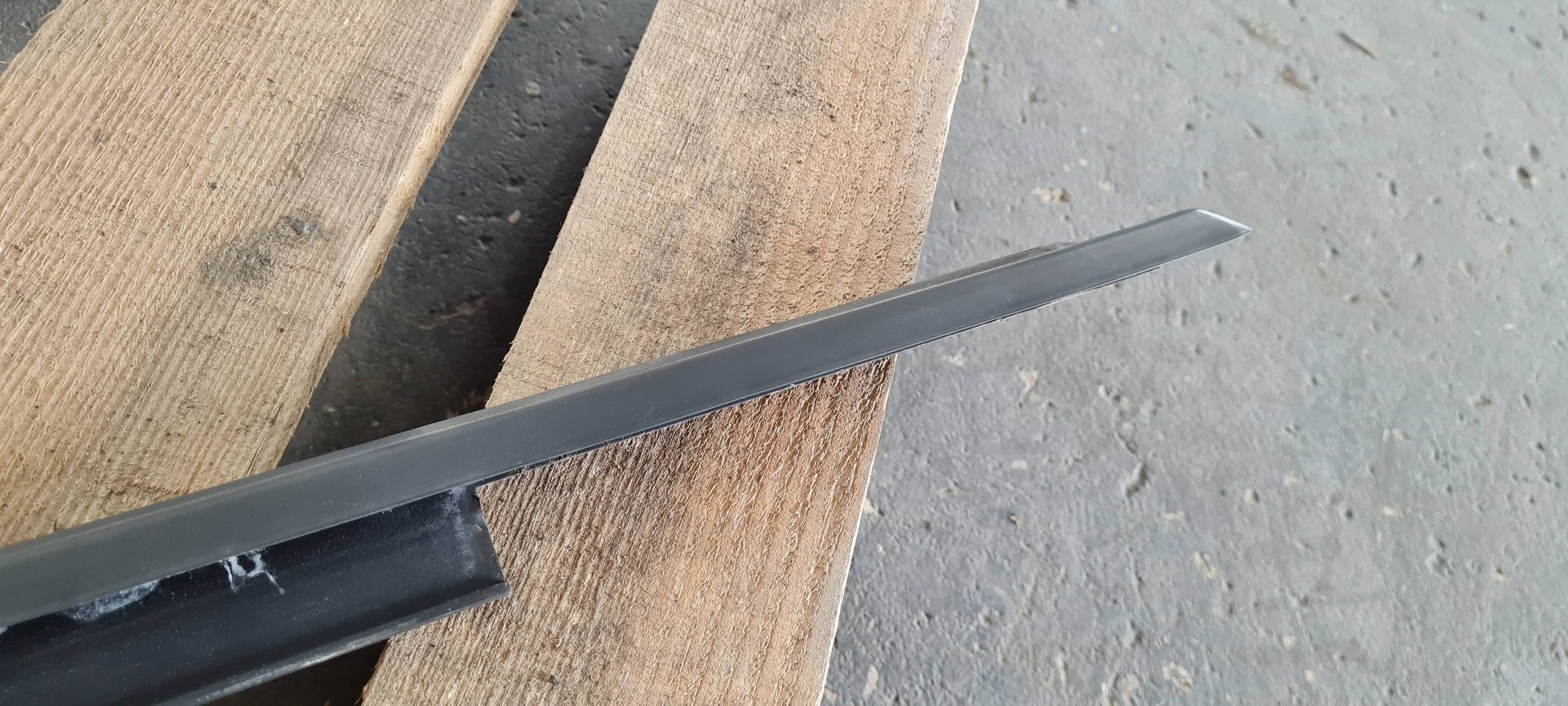 A4 B8 LIFT moulding door dust right right front MAT 8K0837478
