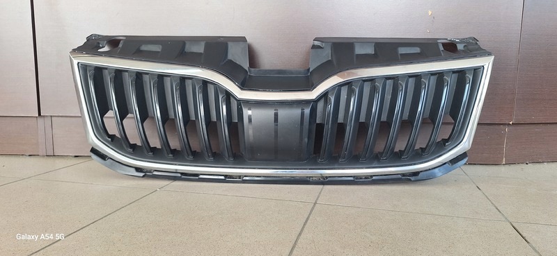 grill grille radiator SKODA OCTAVIA III 5E08536523A