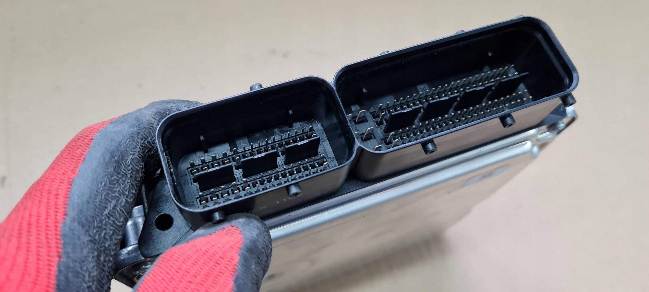 A6 C6 LIFT module control unit computer of the engine ECU 2.0 TDI 03L906022FH