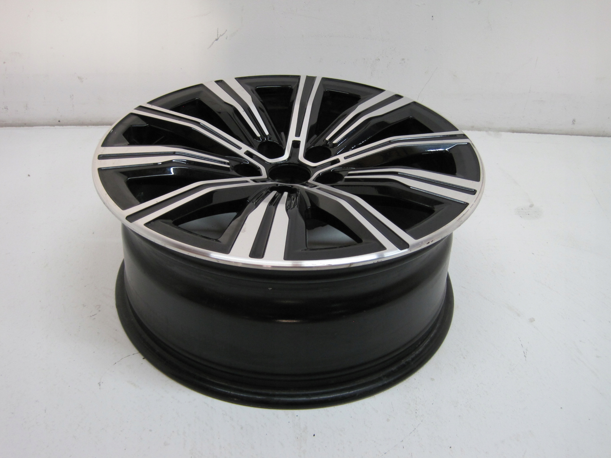 disk BMW G20 G21 R18 6883524 IS25