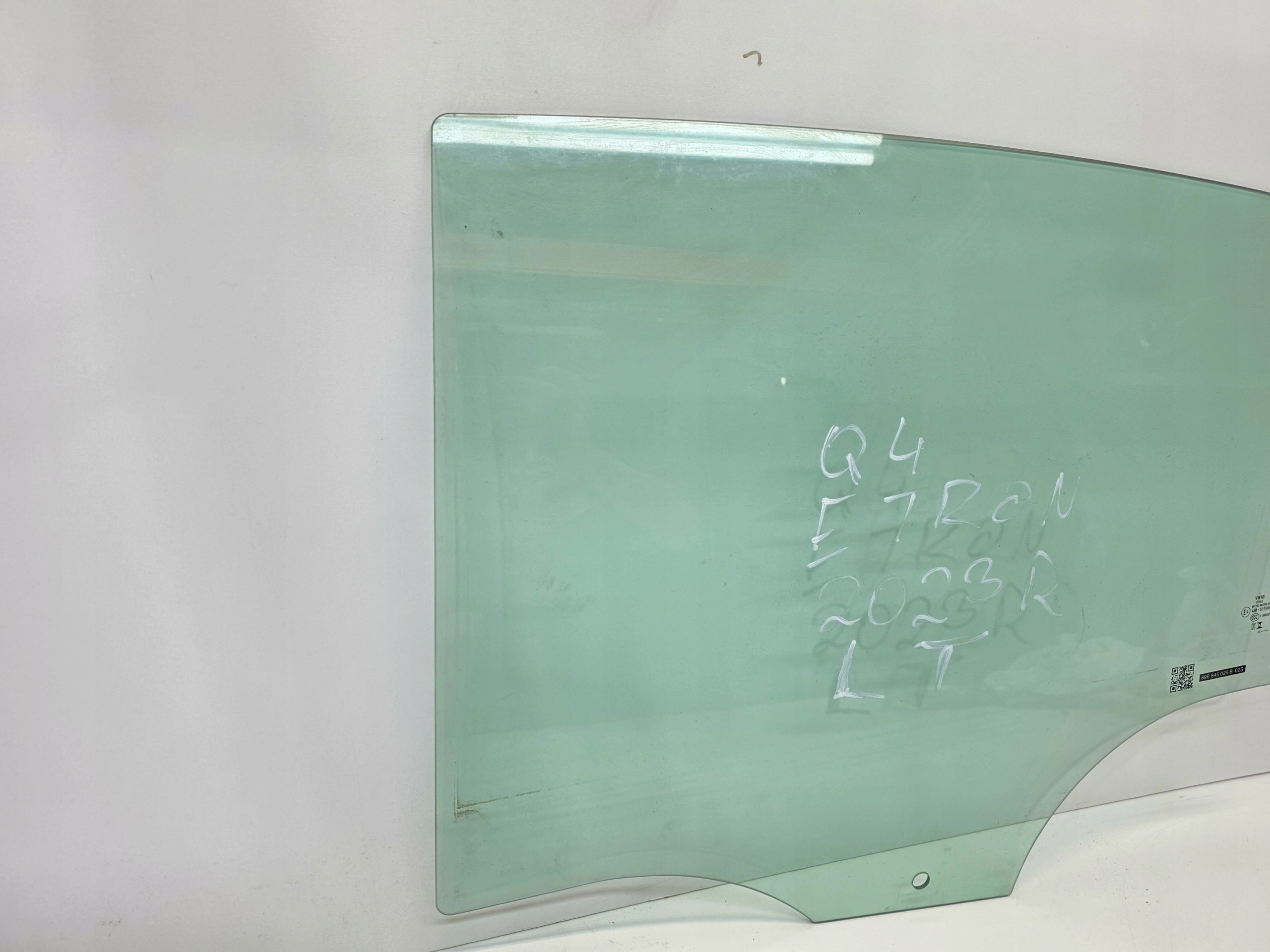 window side door left rear part AUDI Q4 E-TRON 89E845025B 2023 year