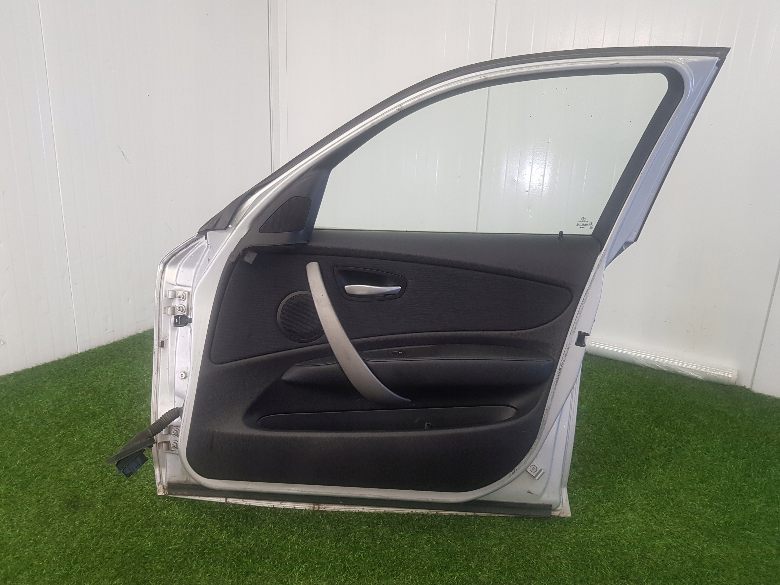dveře pravý předek BMW E87