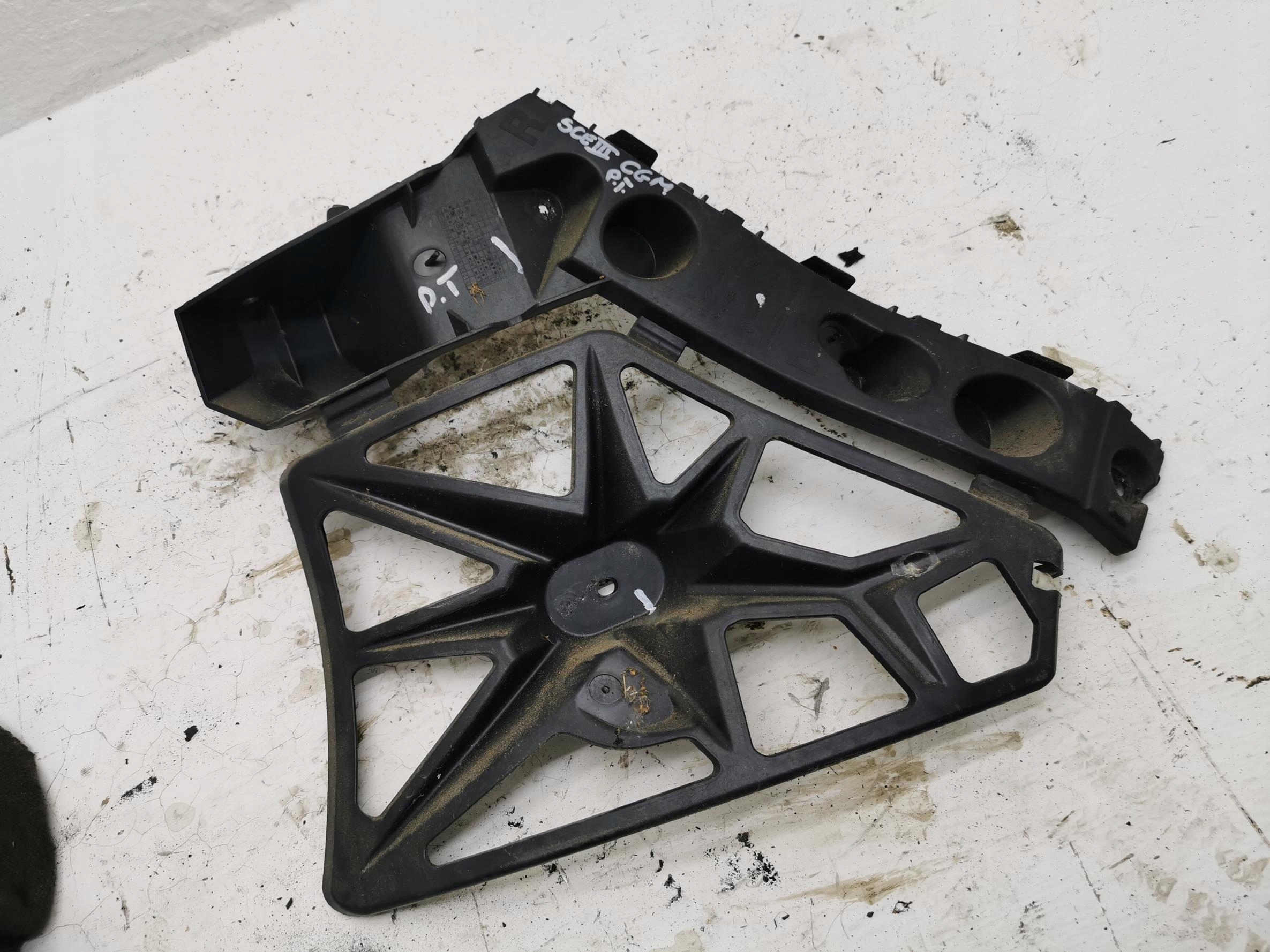 bumper bracket right rear part RENAULT SCENIC III 08-16 850440007R