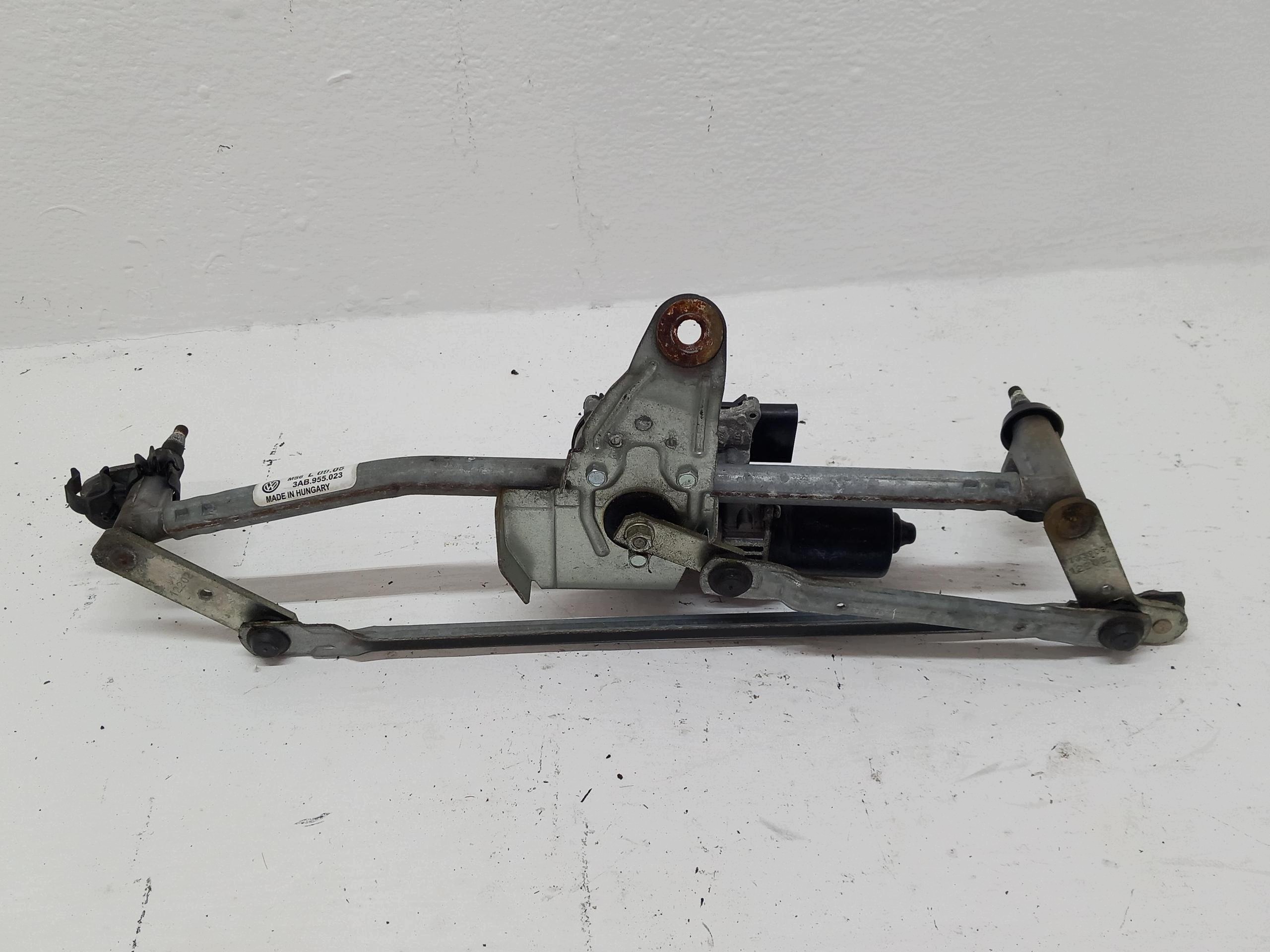 VW PASSAT B6 B7 wiper mechanism front mini motor 3AB955023 OEM