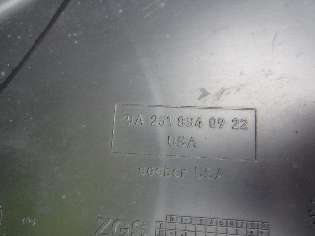 mudguard front front left Mercedes W251 R-klasa