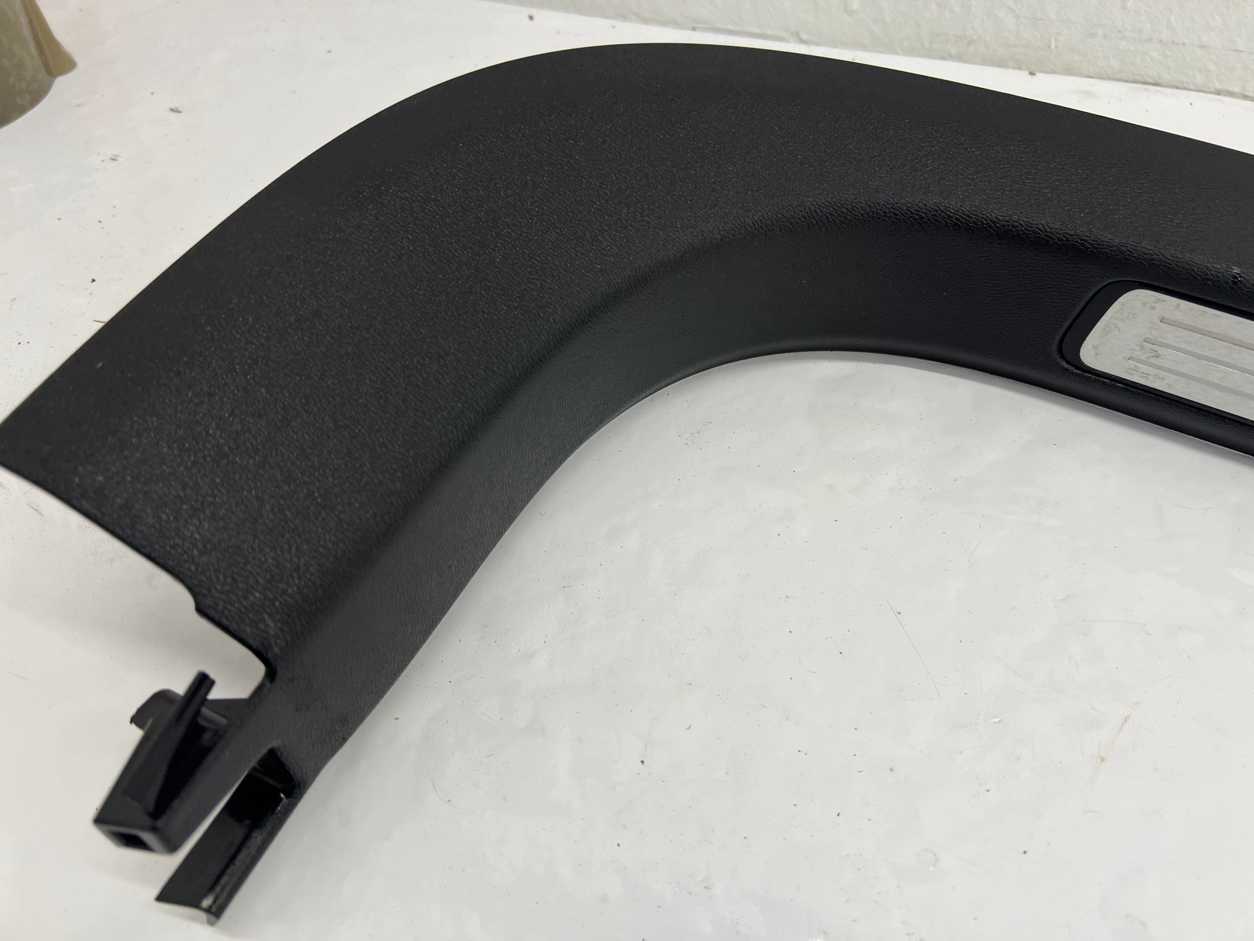 moulding cap of the threshold front front left VOLVO V60 II S60 31468384
