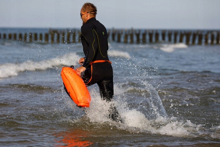 BOJKA RATOWNICZA BOJA PŁYWACKA DMUCHANA PAMELKA Długość (cm) 82