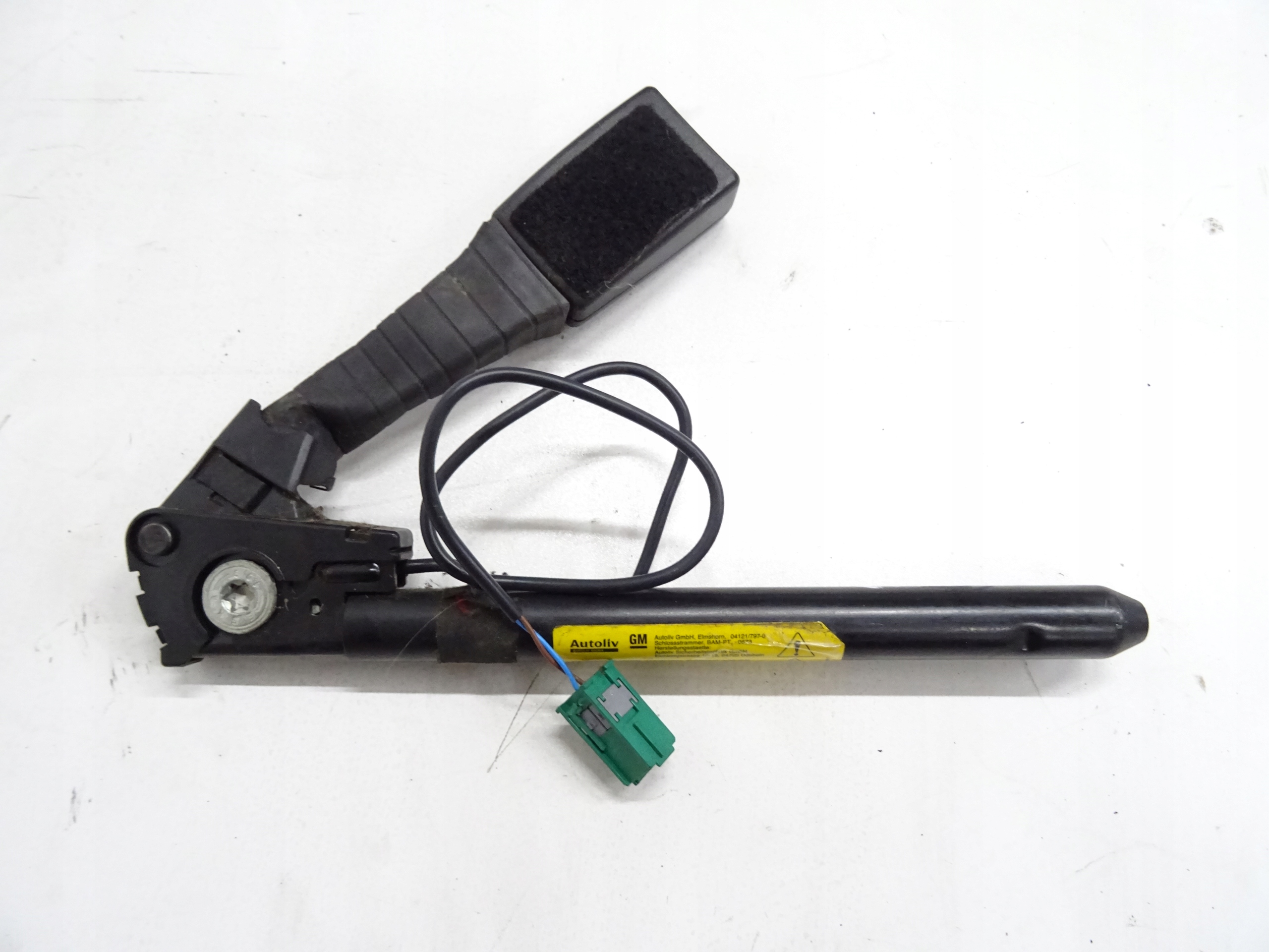 13127266 - OPEL ASTRA H НАТЯЖИТЕЛЬ РЕМНЯ БЕЗОПАСНОСТИ ЛЕВАЯ 1 ВИЛКА