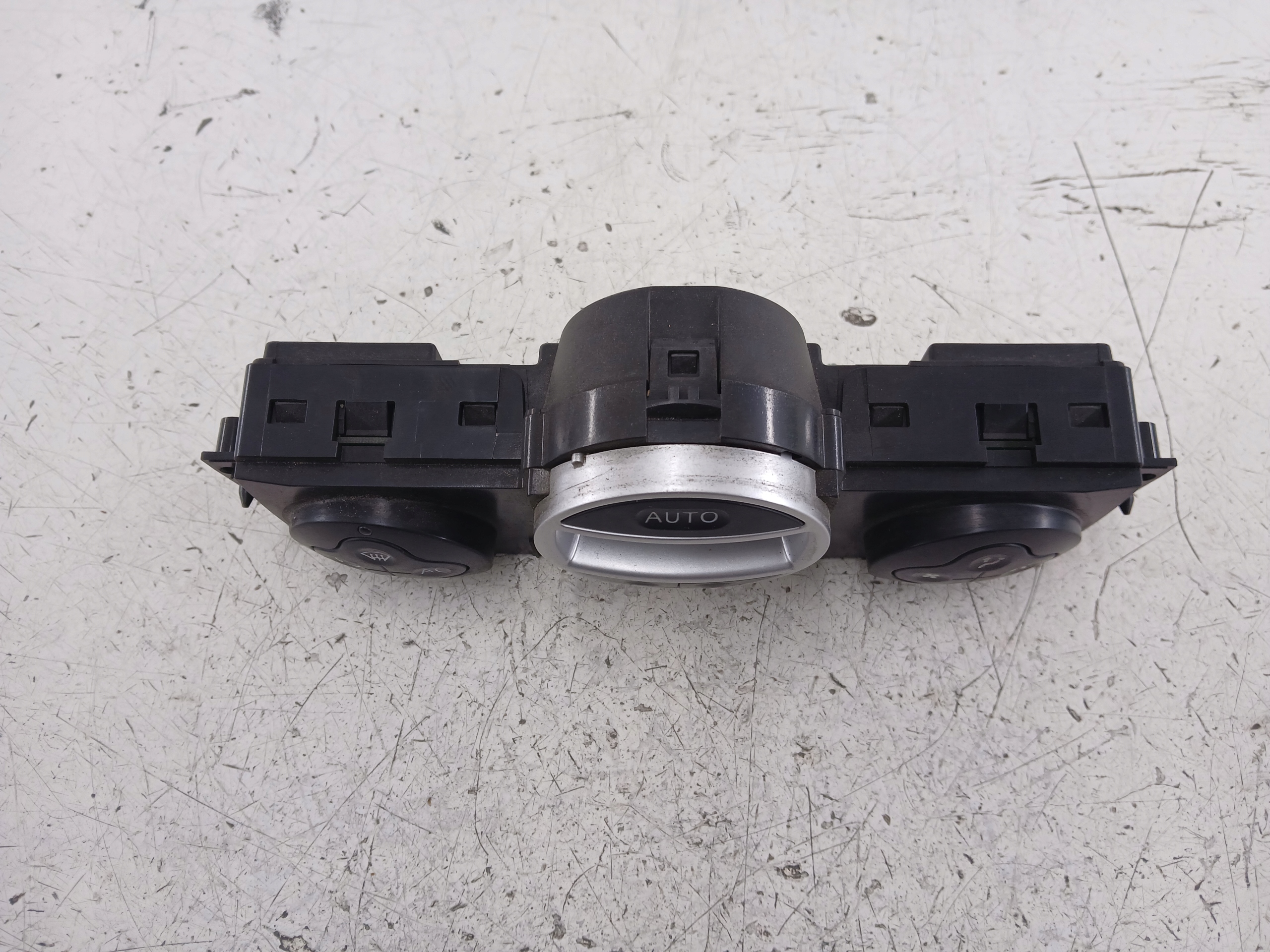 RENAULT SCENIC II Unite commande clima Bouches buses 8200501465
