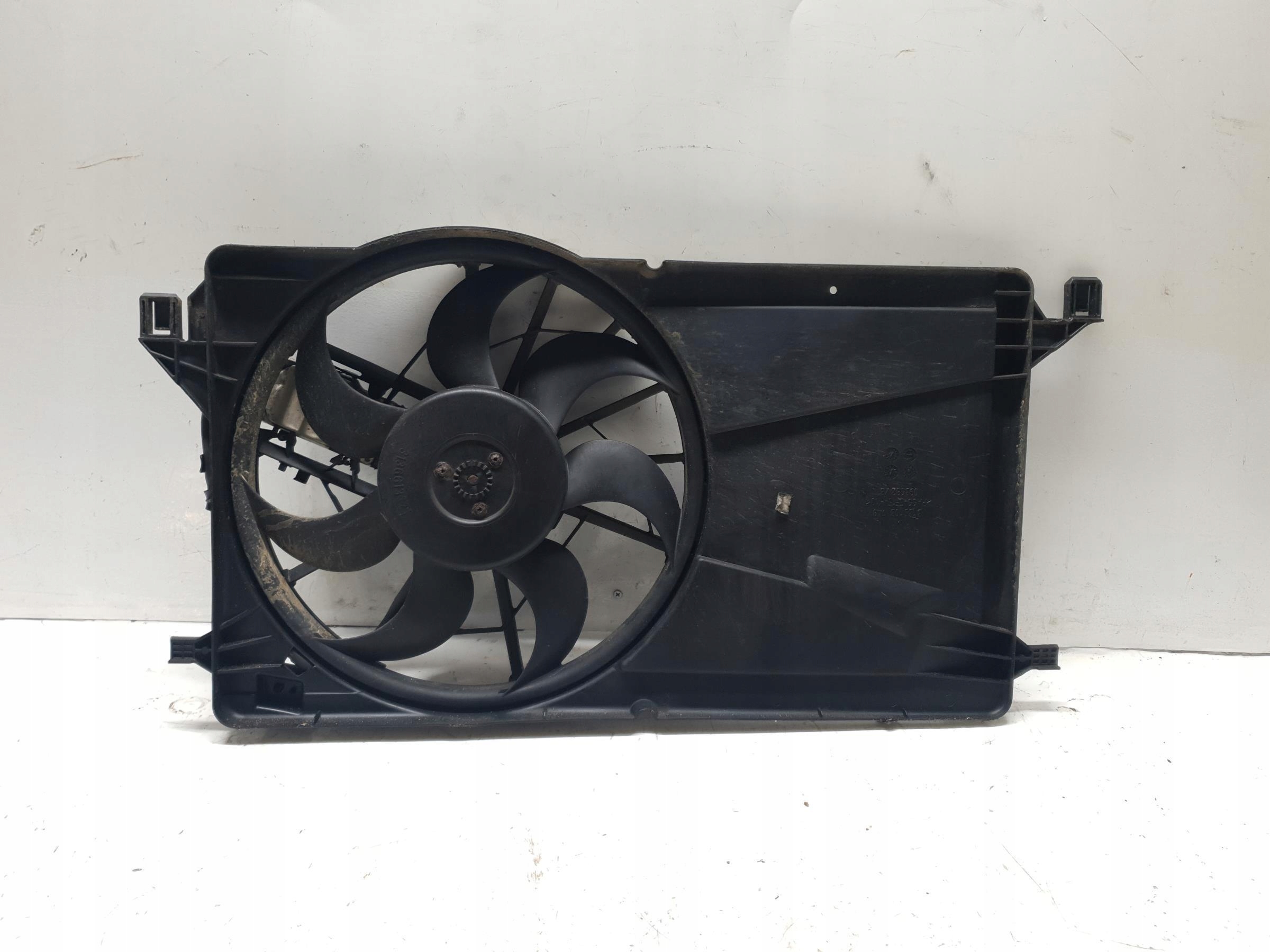 WENTYLATOR CHŁODNICY FORD FOCUS MK2 II 2.0