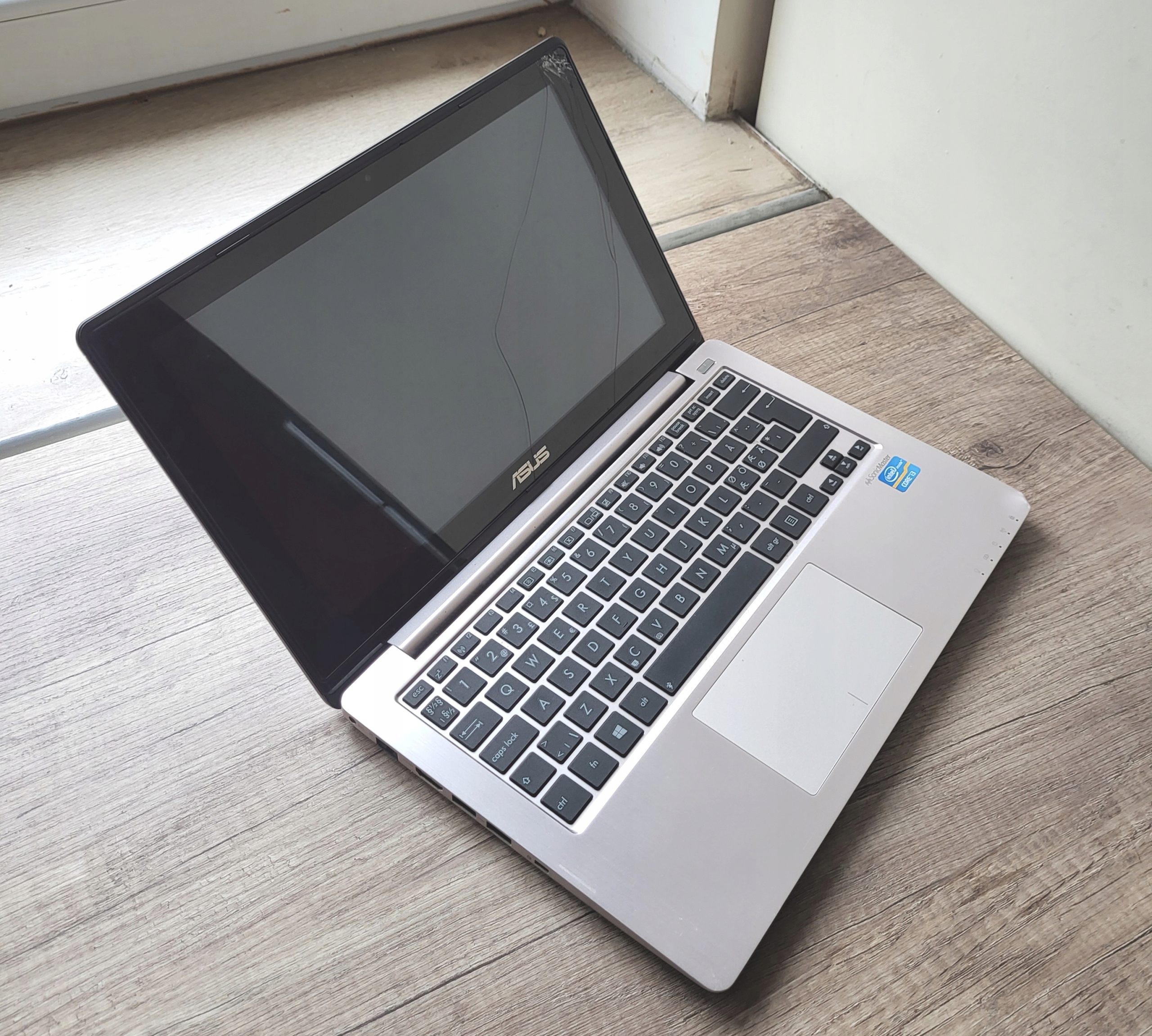 Laptop Asus X202E 12 