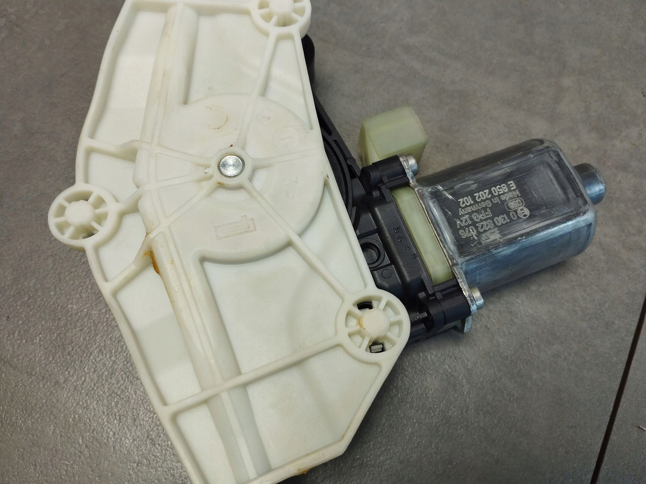 Volkswagen Touran III 2025 mechanism windows left front 5TA837461A