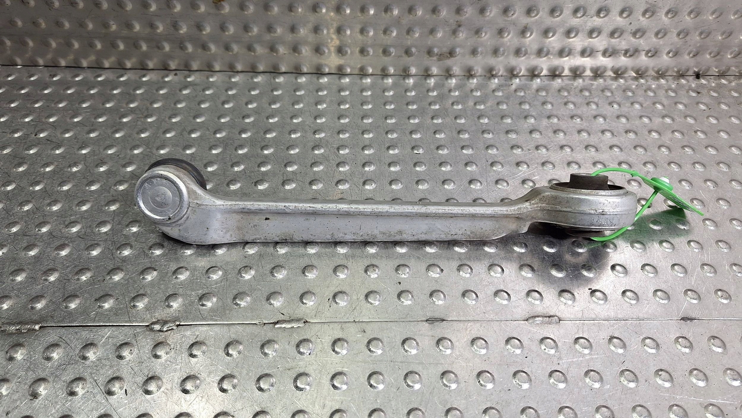arm right front upper OE 8D0407508E AUDI A4 B6 A6 C5 PASSAT B5 SUPERB and
