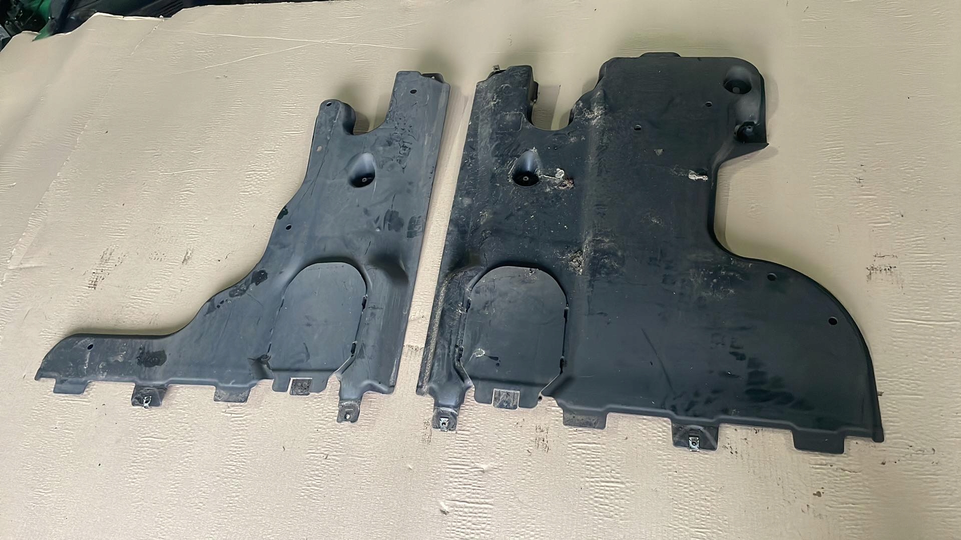 Volkswagen TOURAN III 5a PŁYTA OSŁONA PODŁOGA PODWOZIA 5QA825102