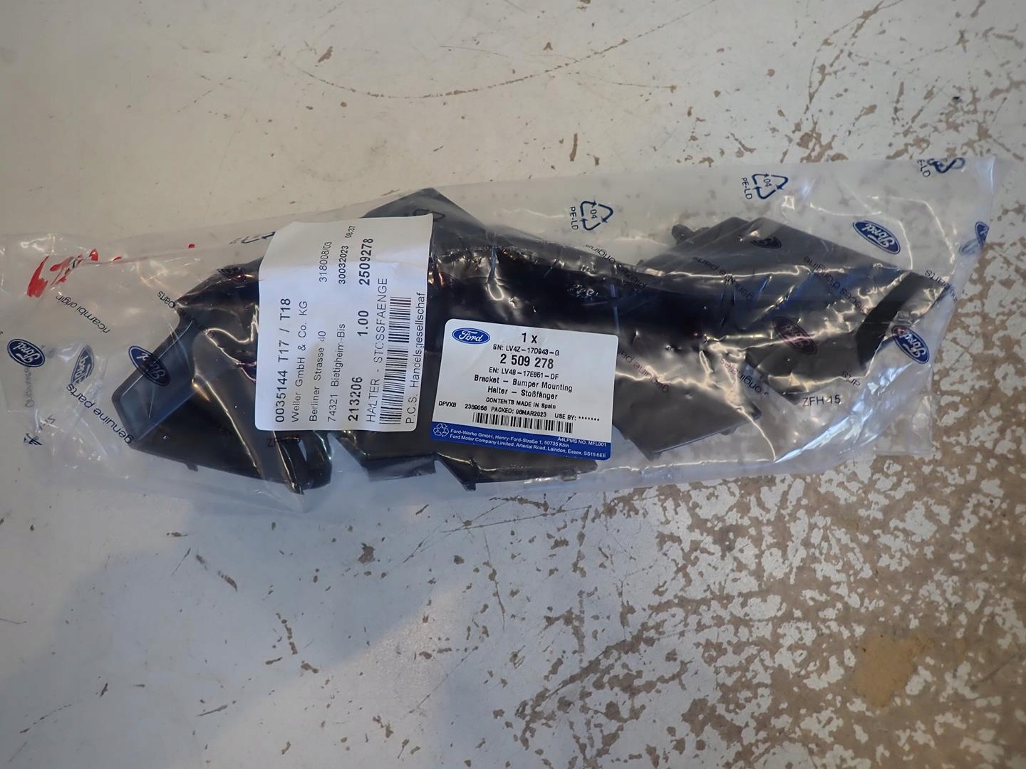 console of a bumper left rear part FORD KUGA MK3 2019