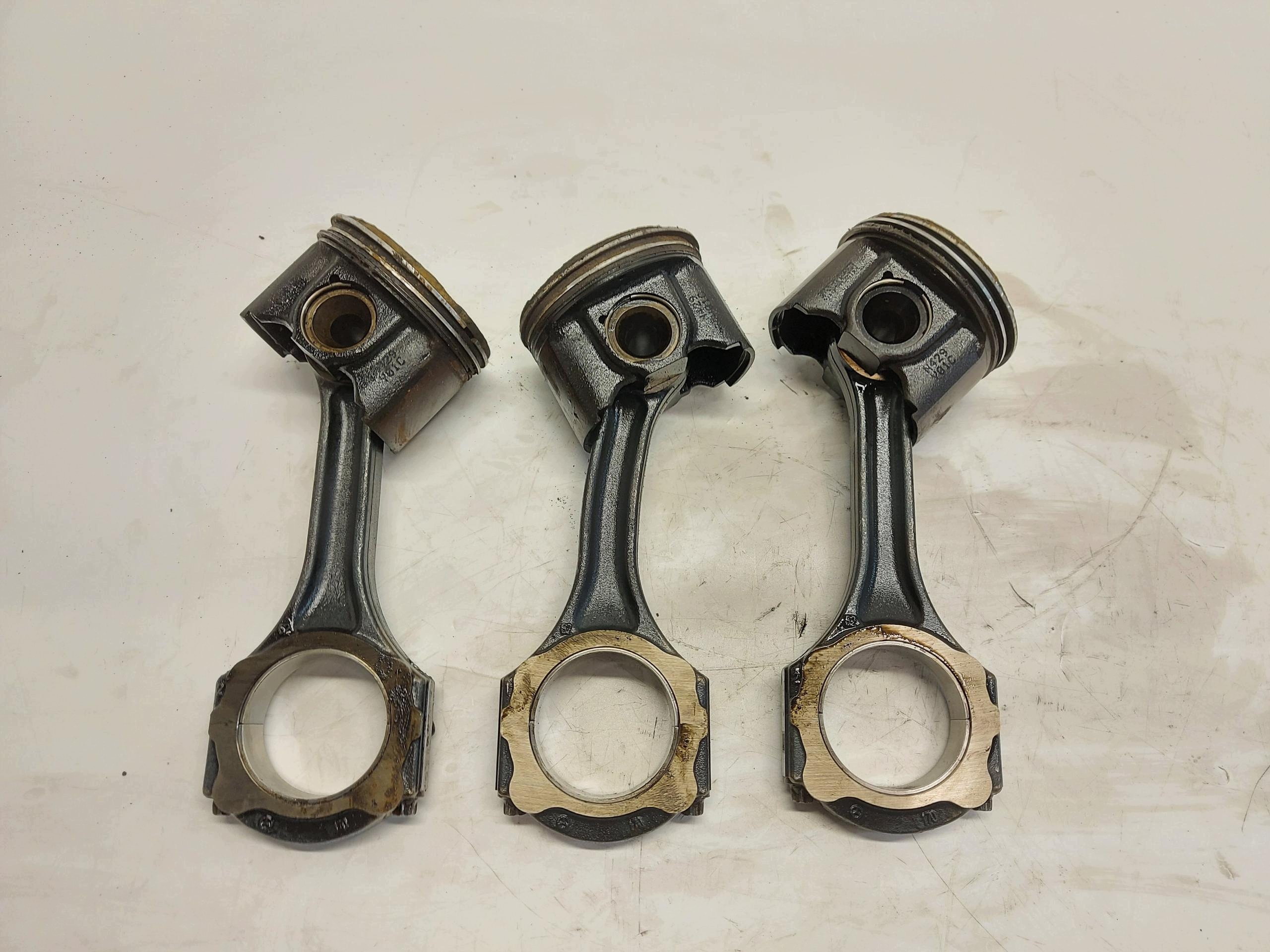 MERCEDES W213 E300de Kombi 2.0 CDI piston connecting rod A654.920