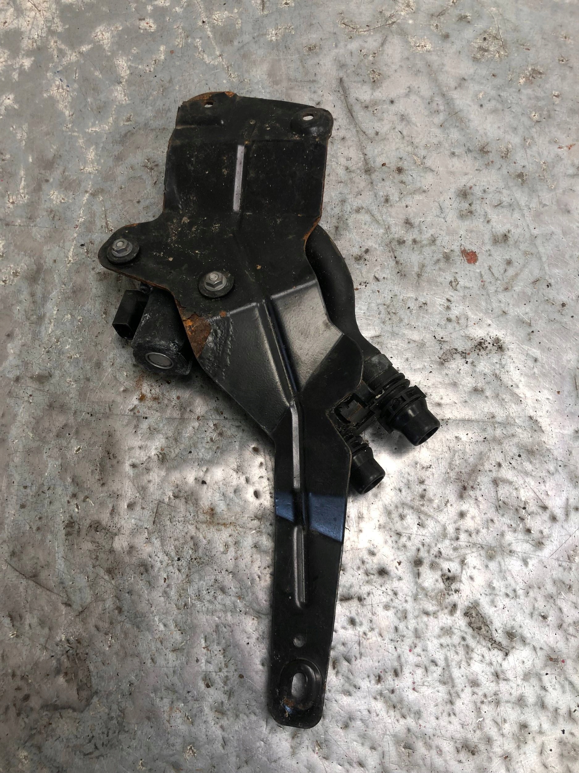pump hose wiring radiator VW AUDI 5Q0820507B