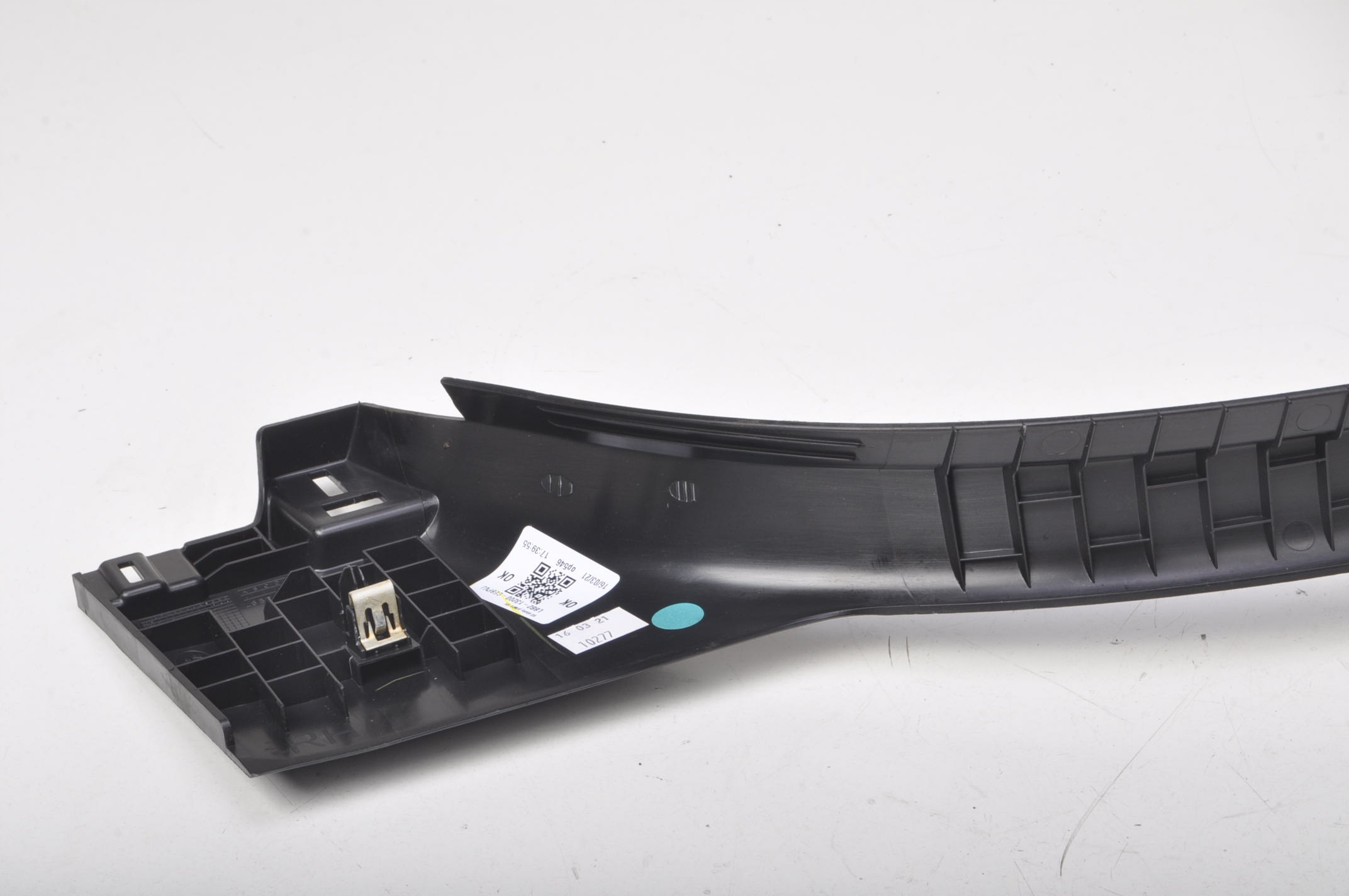 DEFENDER L663 LISTWA PROGOWA PRÓG PRAWA PRZÓD 21R Typ samochodu Samochody osobowe