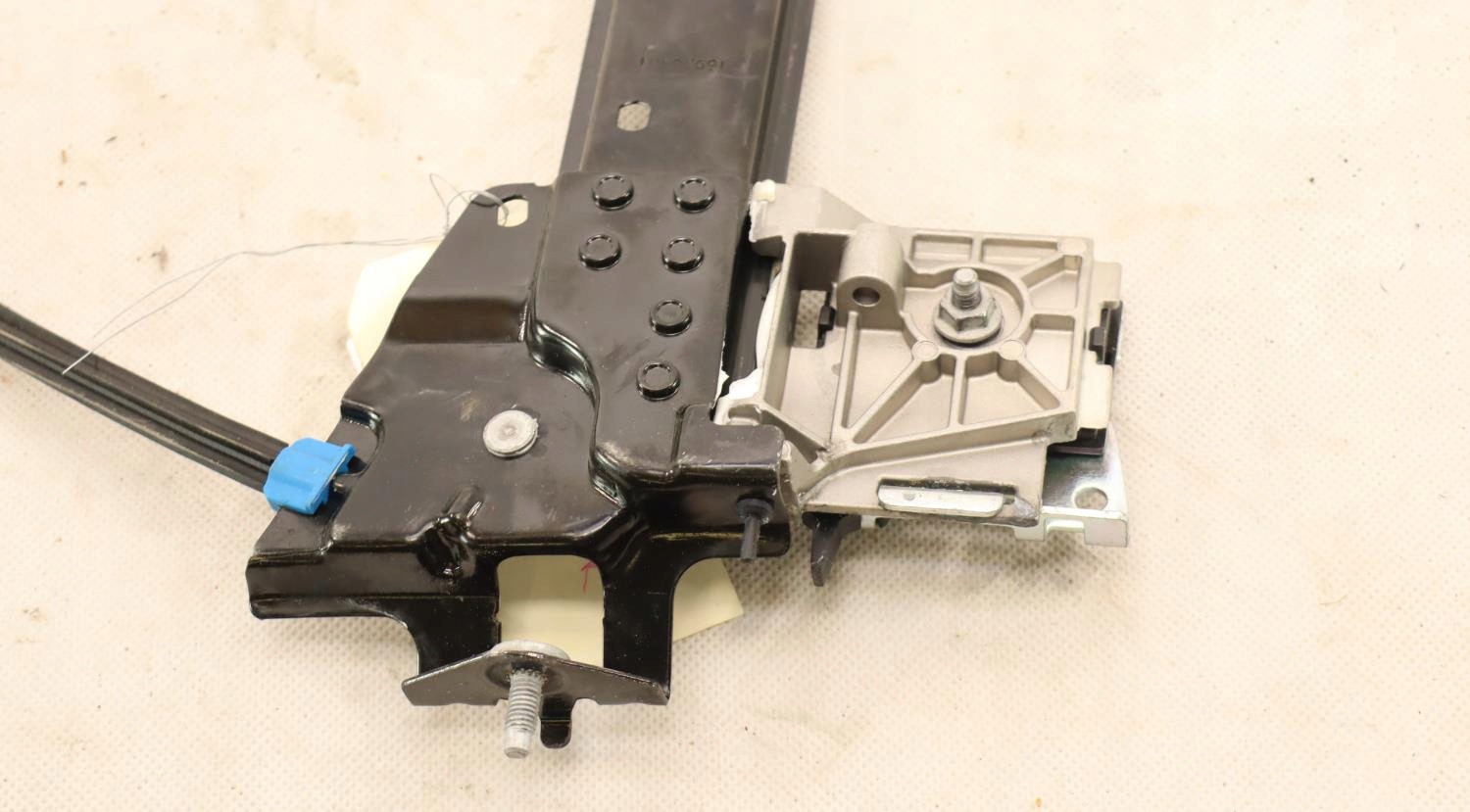 TESLA S PODNOŚNIK SZYBY PRAWY PRZÓD 6006651-99-K Stan opakowania oryginalne