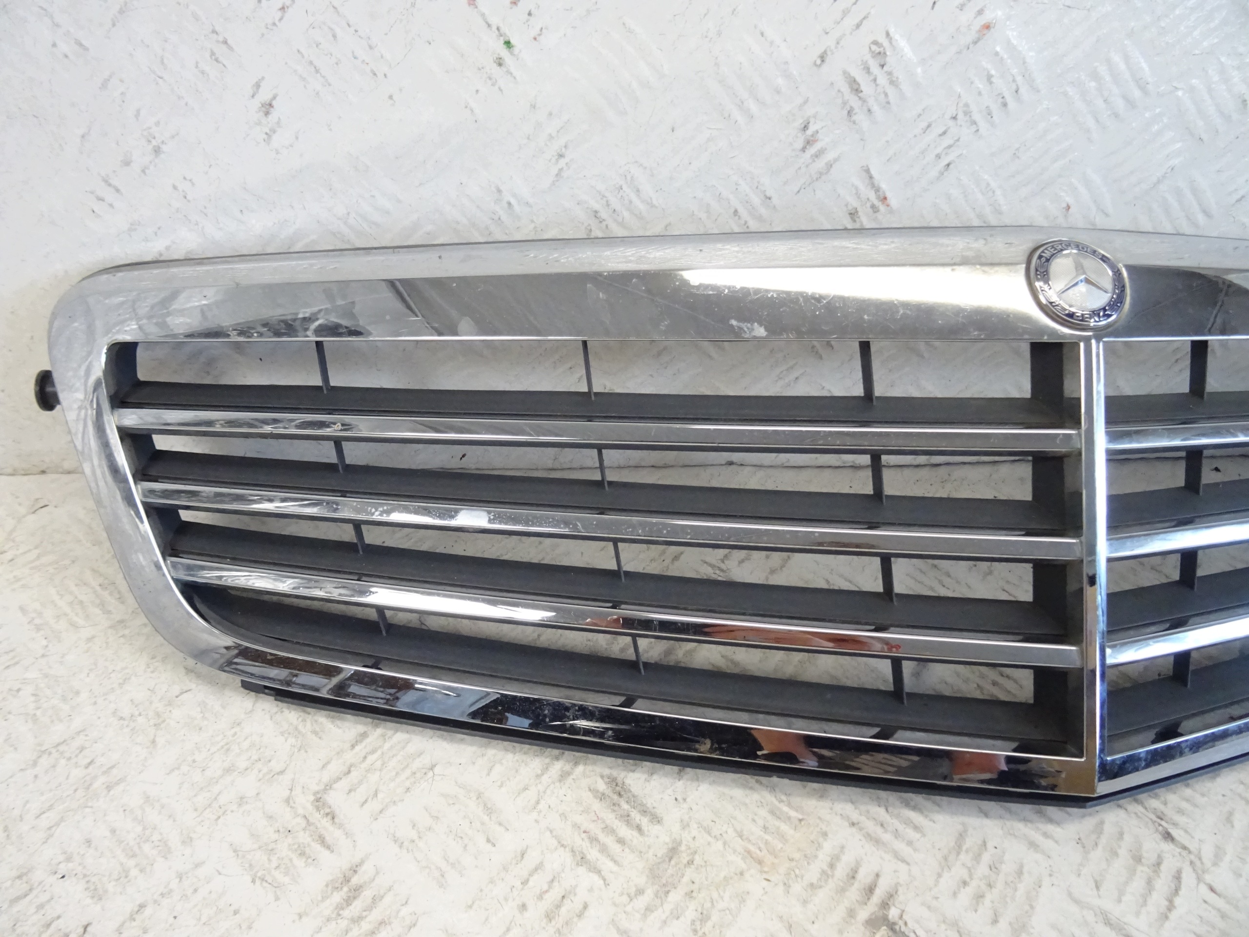 grill grille front MERCEDES C KLASA W204 A2048801283