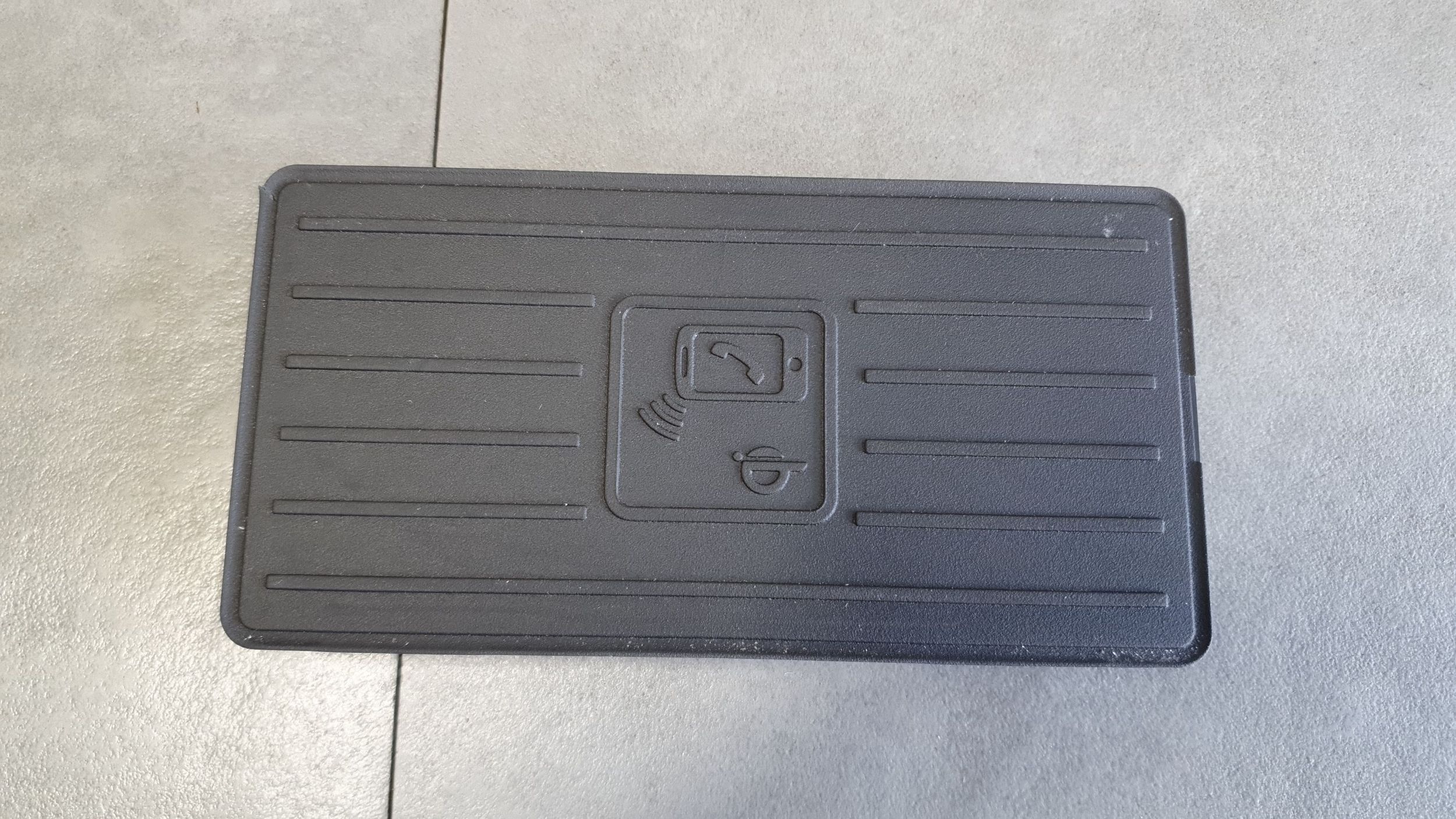 Audi A3 8Y Ladowarka indukcyjna 4N0035502D