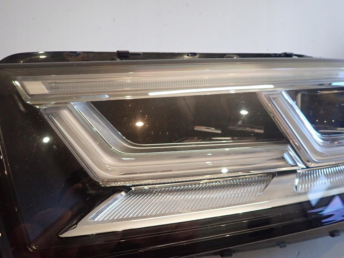 light front left AUDI Q5 II 2017- FULL LED MATRIX 80A941035