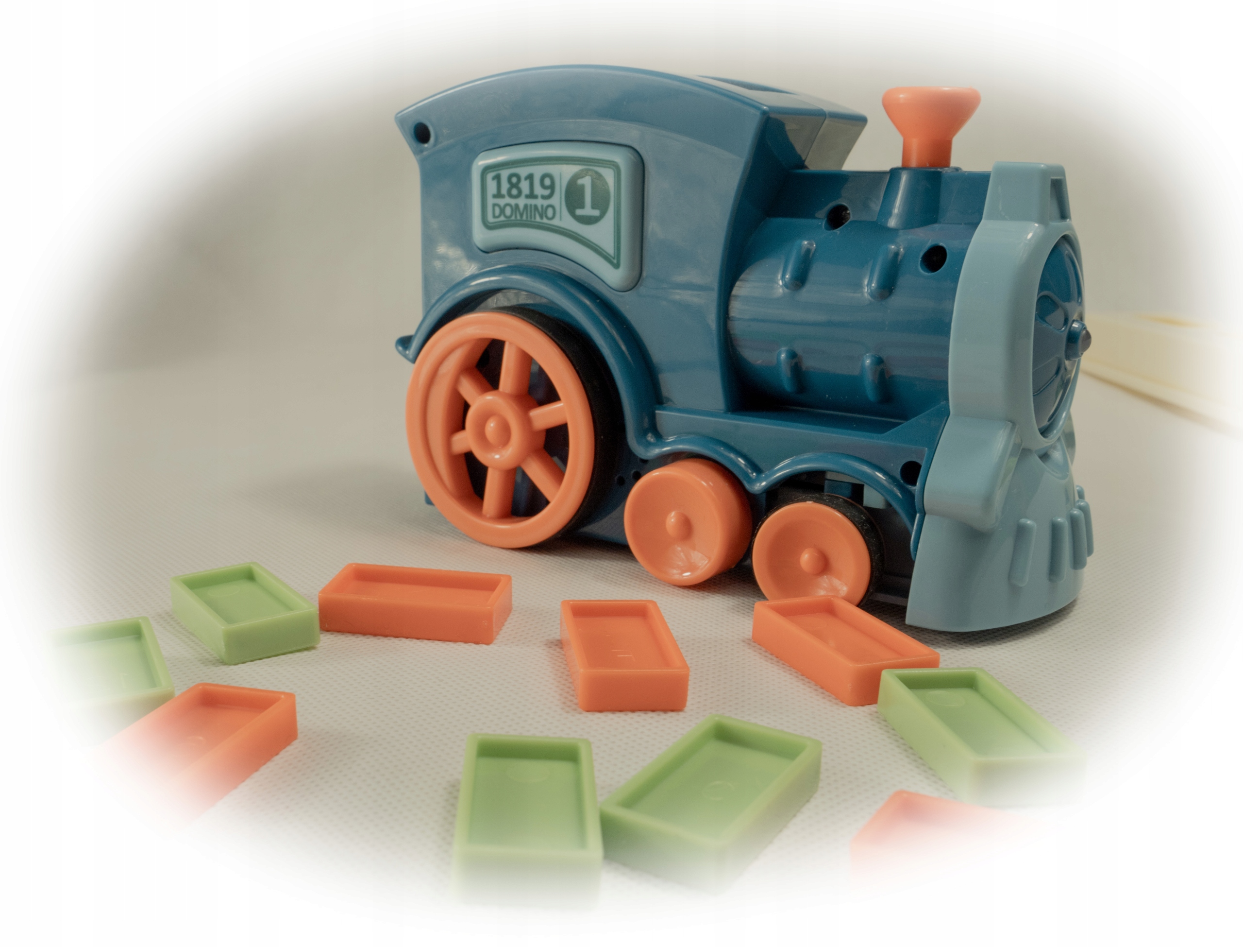 INTERAKTYWNY POCIĄG UKŁADA KLOCKI DOMINO,LED, DŹWIĘK Marka inna